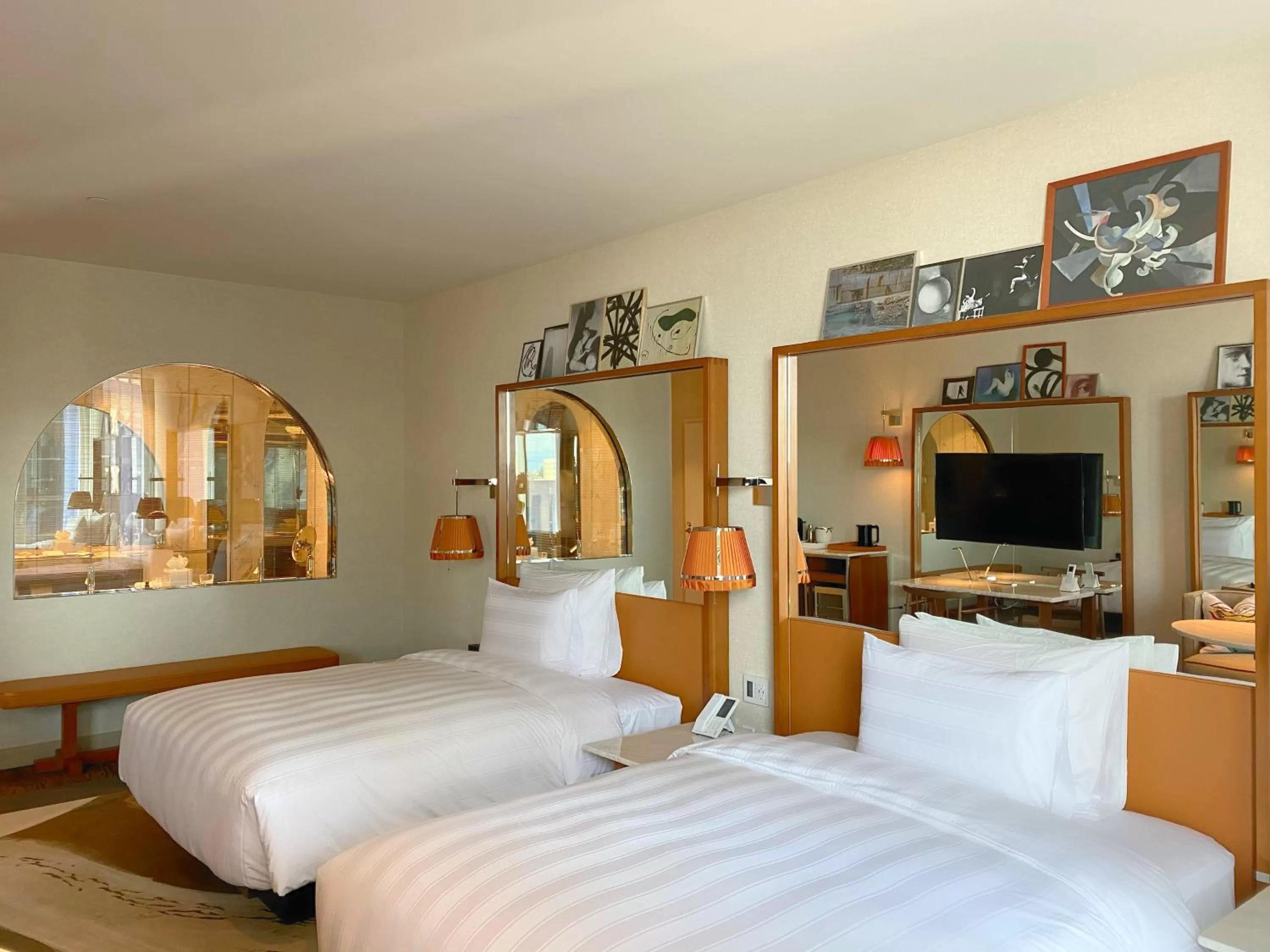 Bed in Lotte Hotel Seattle