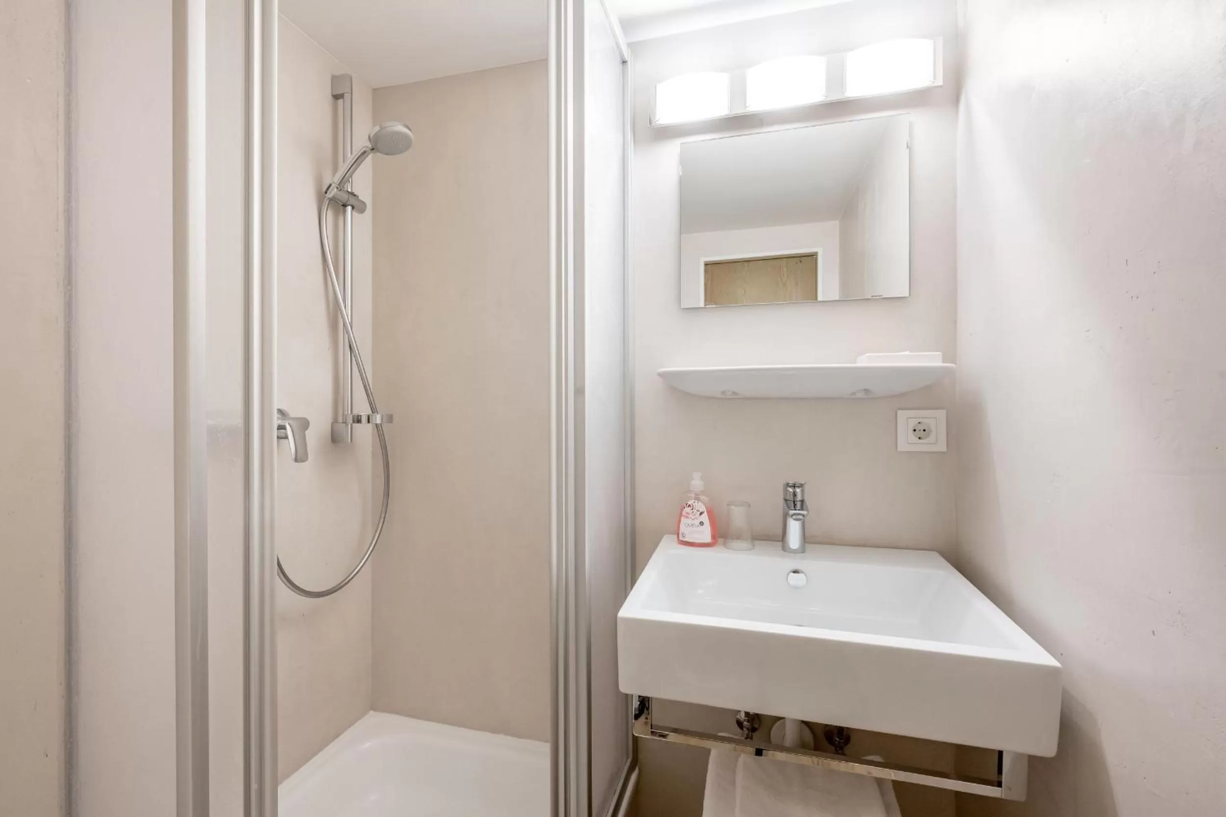 Shower in Gasthof Schroll