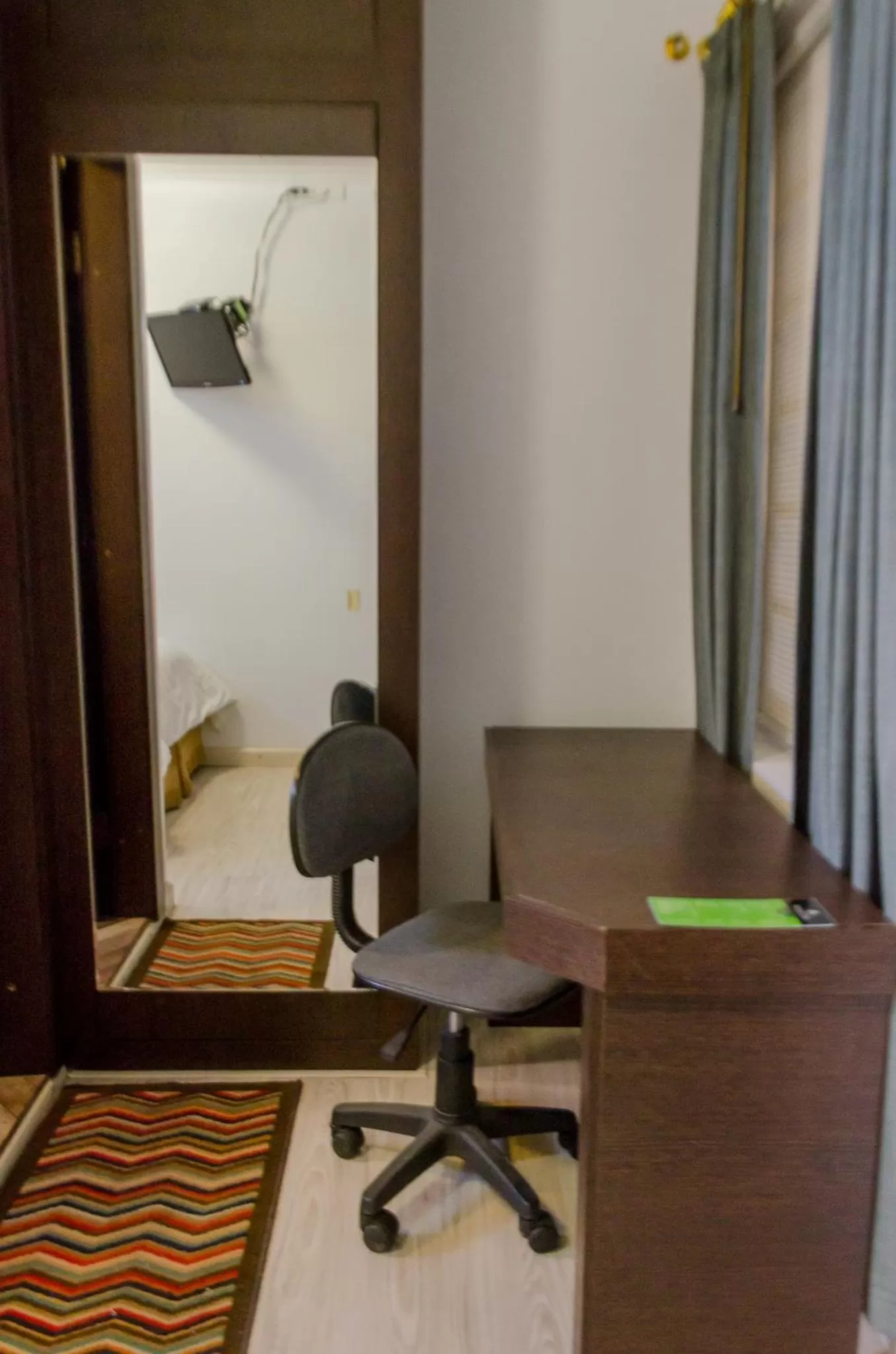 Seating area, TV/Entertainment Center in Hotel Shalom