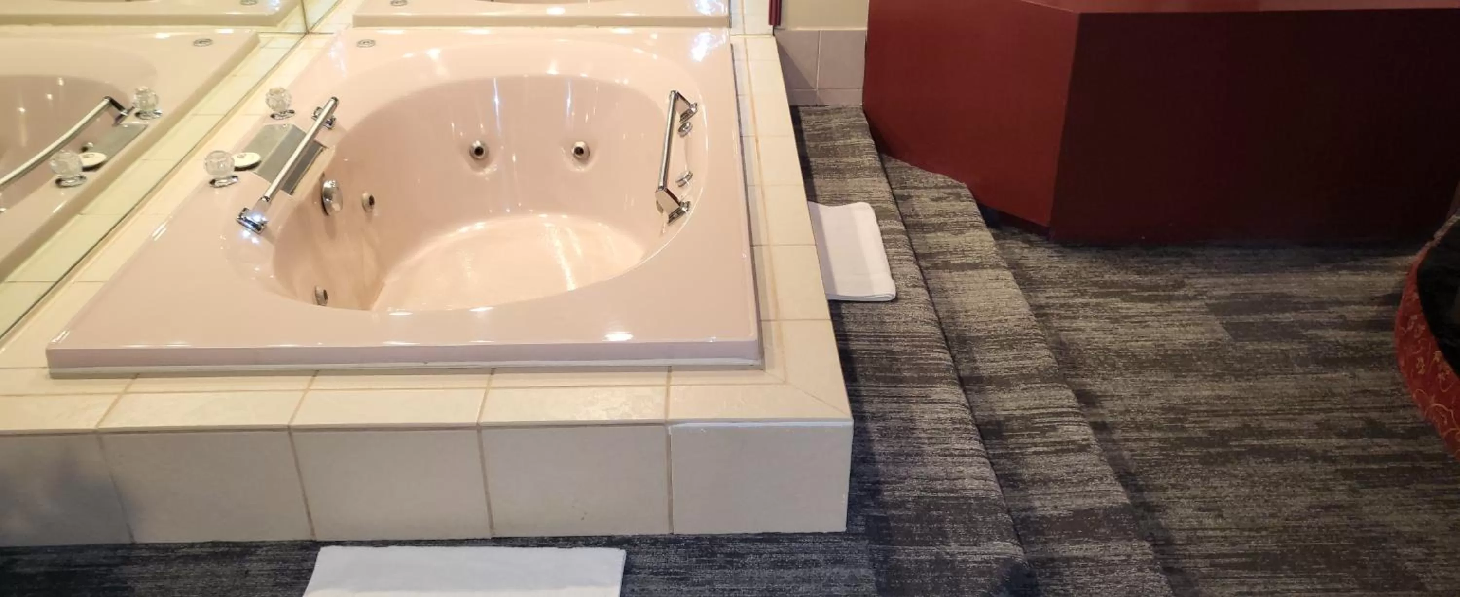 Hot Tub in Inn of the Dove Harrisburg-Hershey Romantic Suites