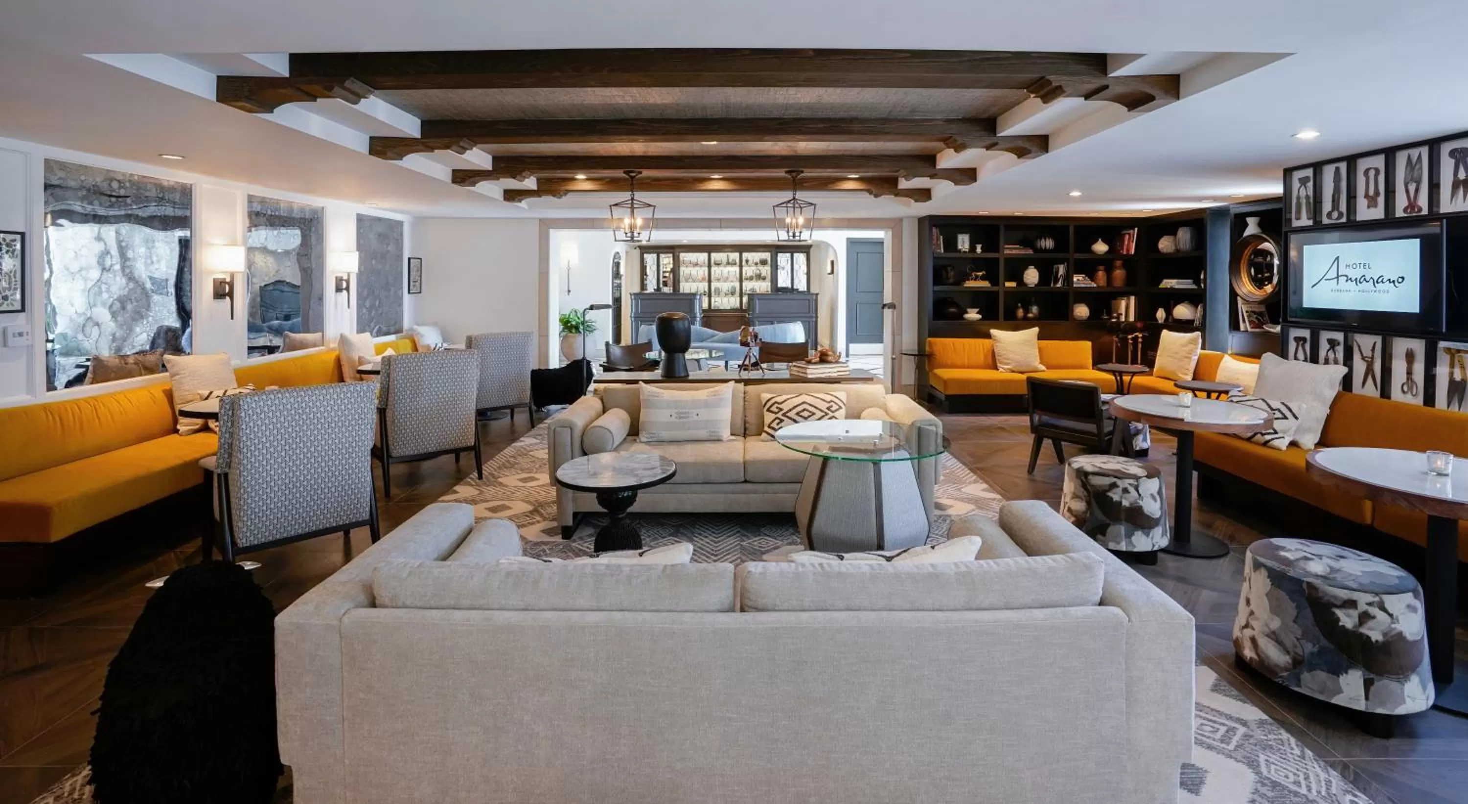 Lounge or bar, Bed in Hotel Amarano Burbank-Hollywood