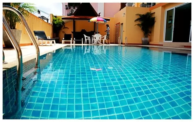 Swimming pool in soi2inn