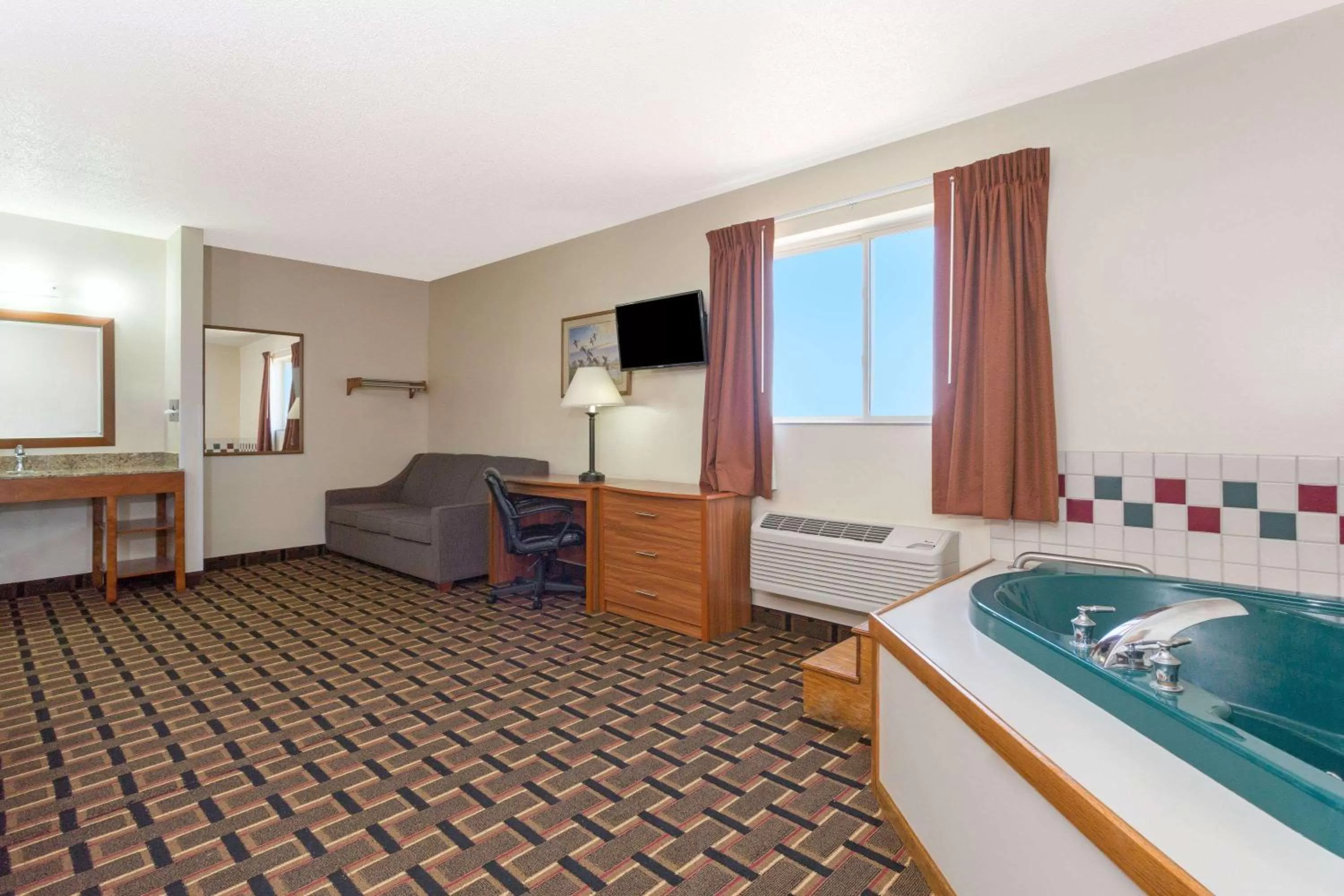 Photo of the whole room, Bed in Days Inn by Wyndham Paxton