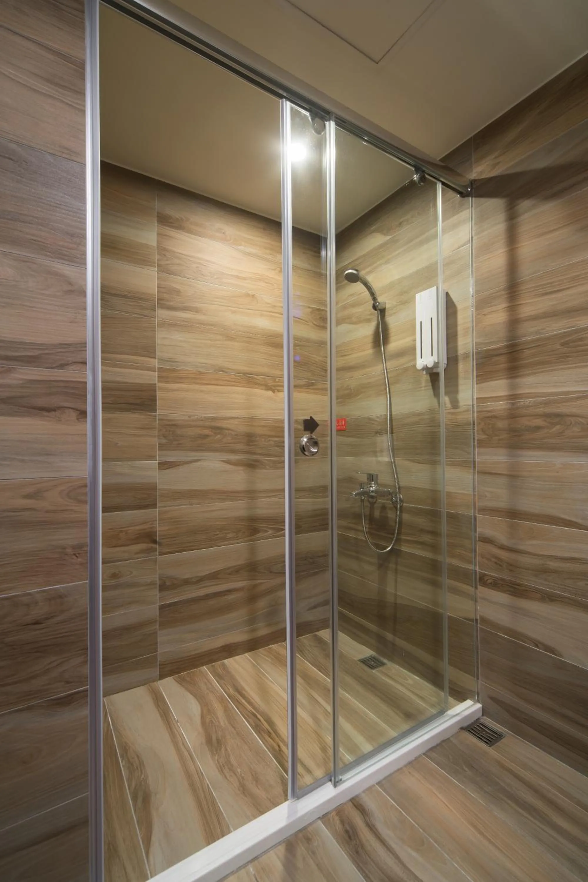 Shower in Hotel Fun - Linsen