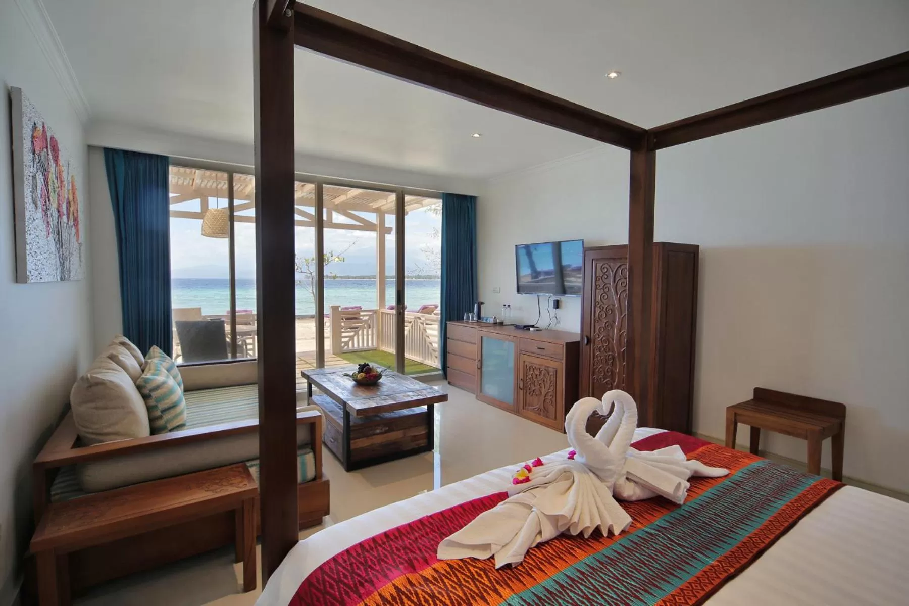 Living room, Bed in Gili Meno Mojo Beach Resort