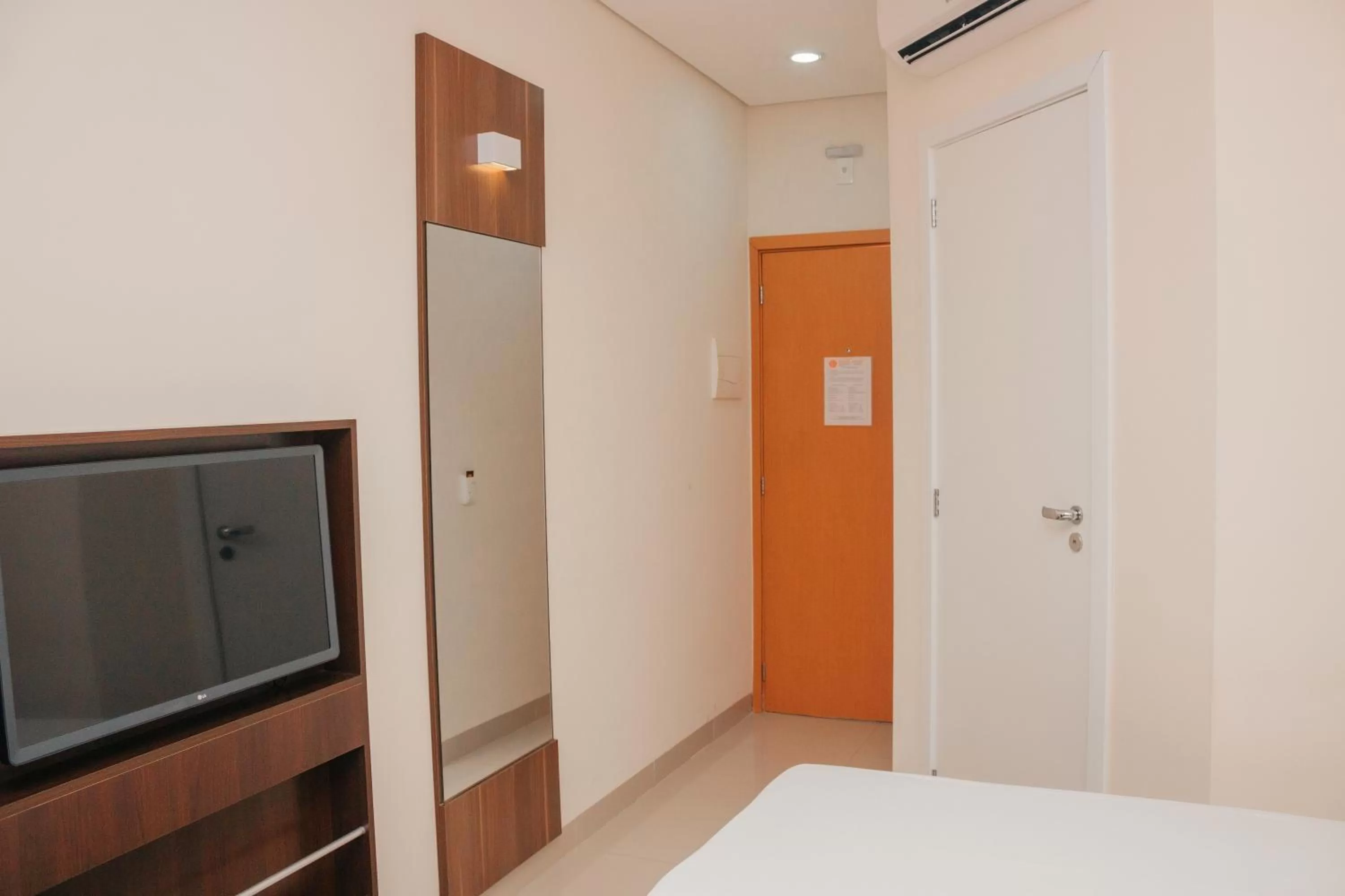 TV and multimedia, TV/Entertainment Center in Pousada Bem Bom - Itu