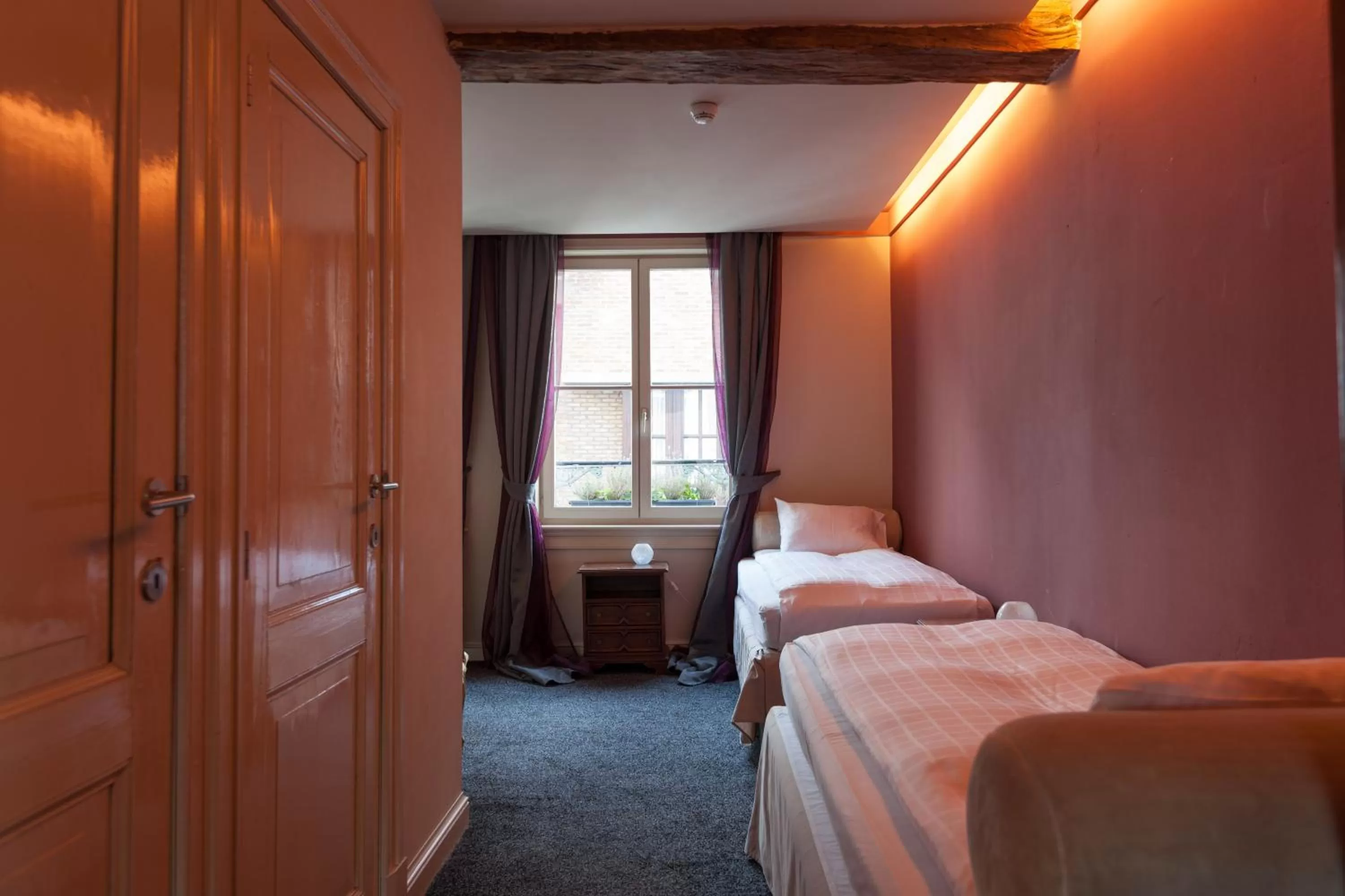 Bed in Hotel Diamonds and Pearls