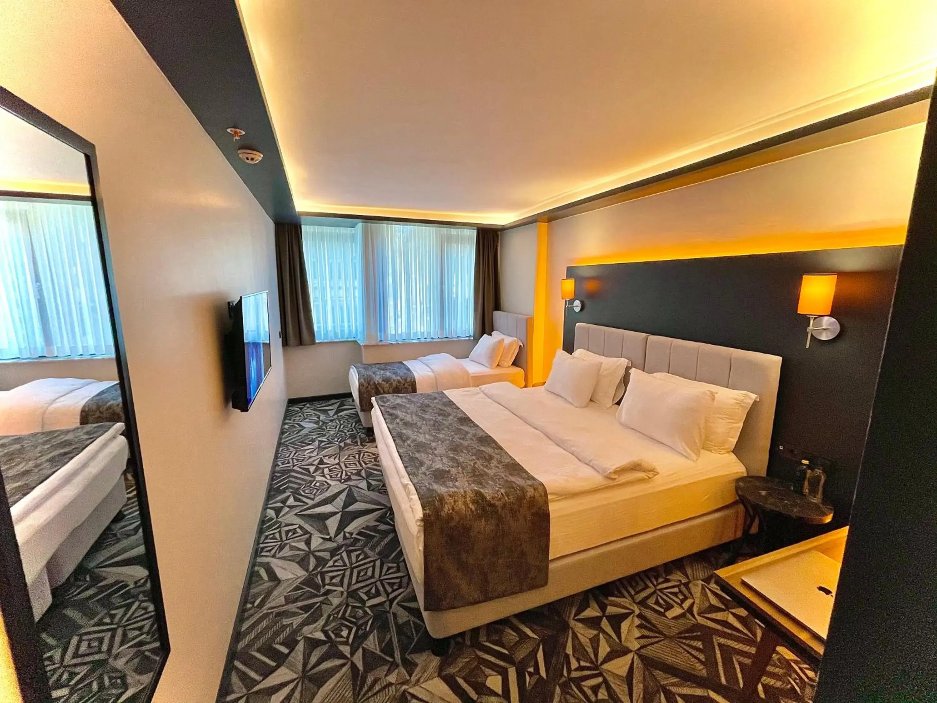 Standard Triple Room in Weingart Istanbul Standard Triple Room in Weingart Istanbul