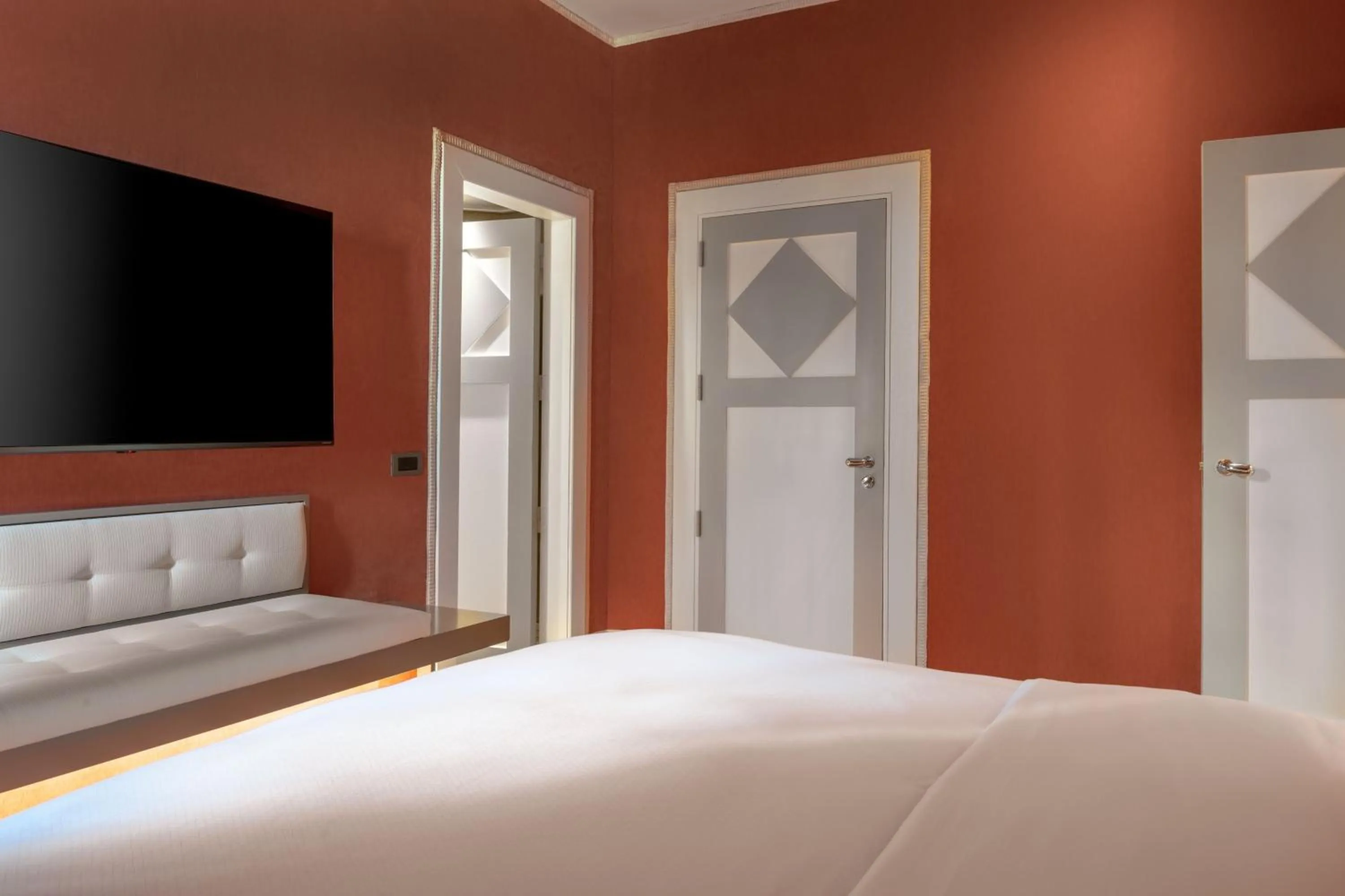 Photo of the whole room, Bed in Santo Mauro, a Luxury Collection Hotel, Madrid