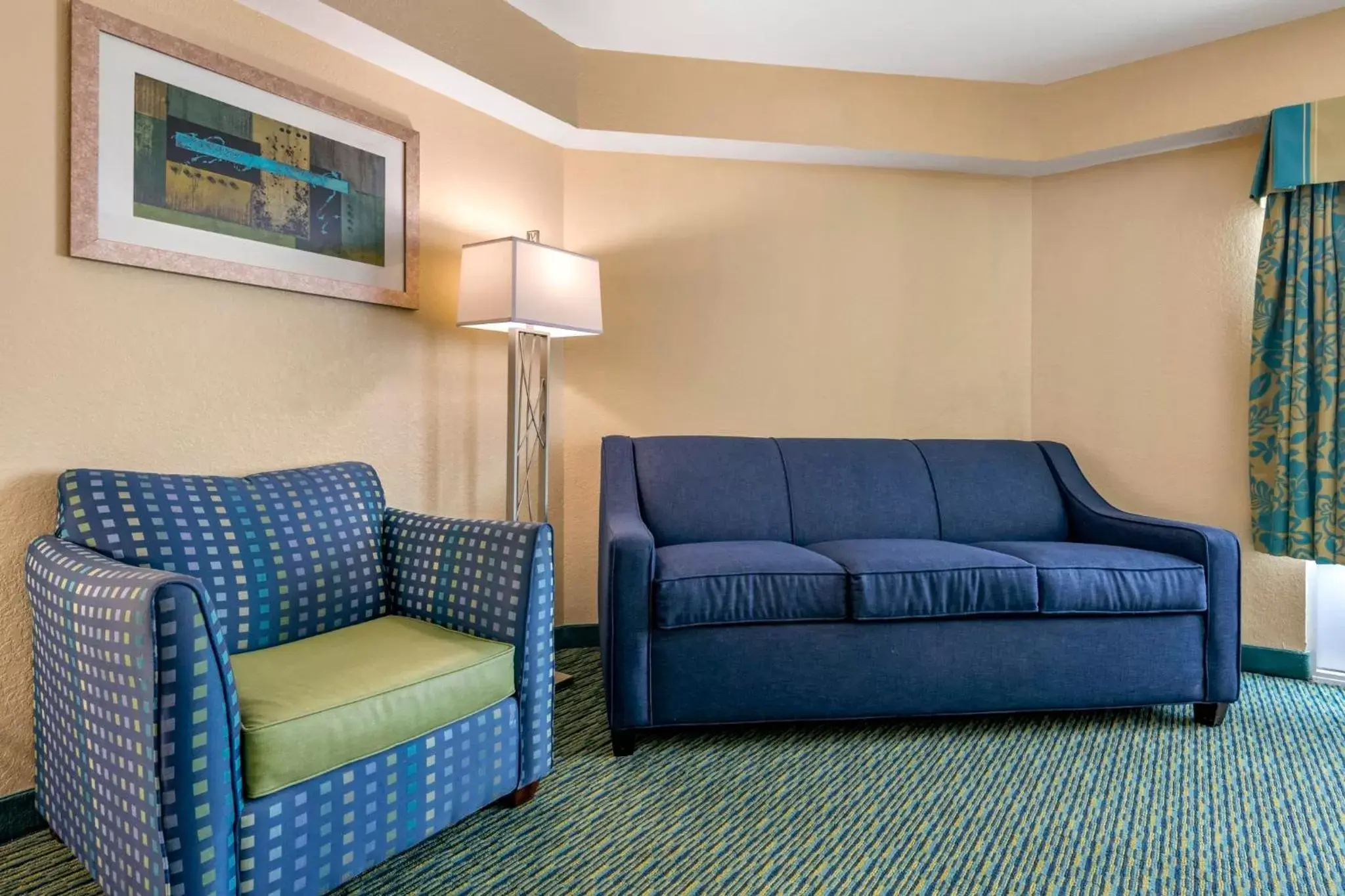 Standard King Room with Sofa Bed in Holiday Inn Resort Orlando - Lake Buena Vista by IHG Standard King Room with Sofa Bed in Holiday Inn Resort Orlando - Lake Buena Vista by IHG