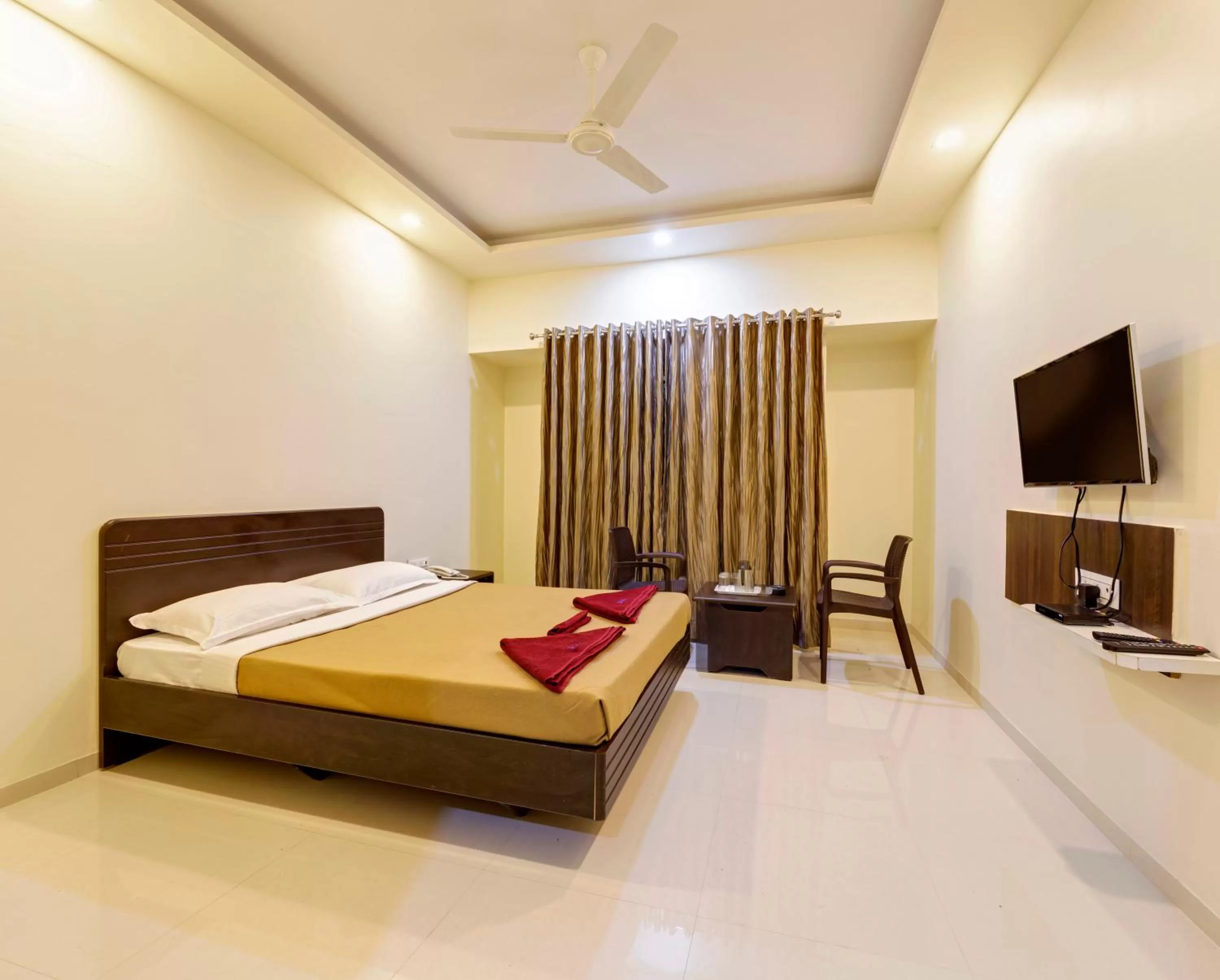 Bedroom in Hotel Galaxy Inn Kolhapur