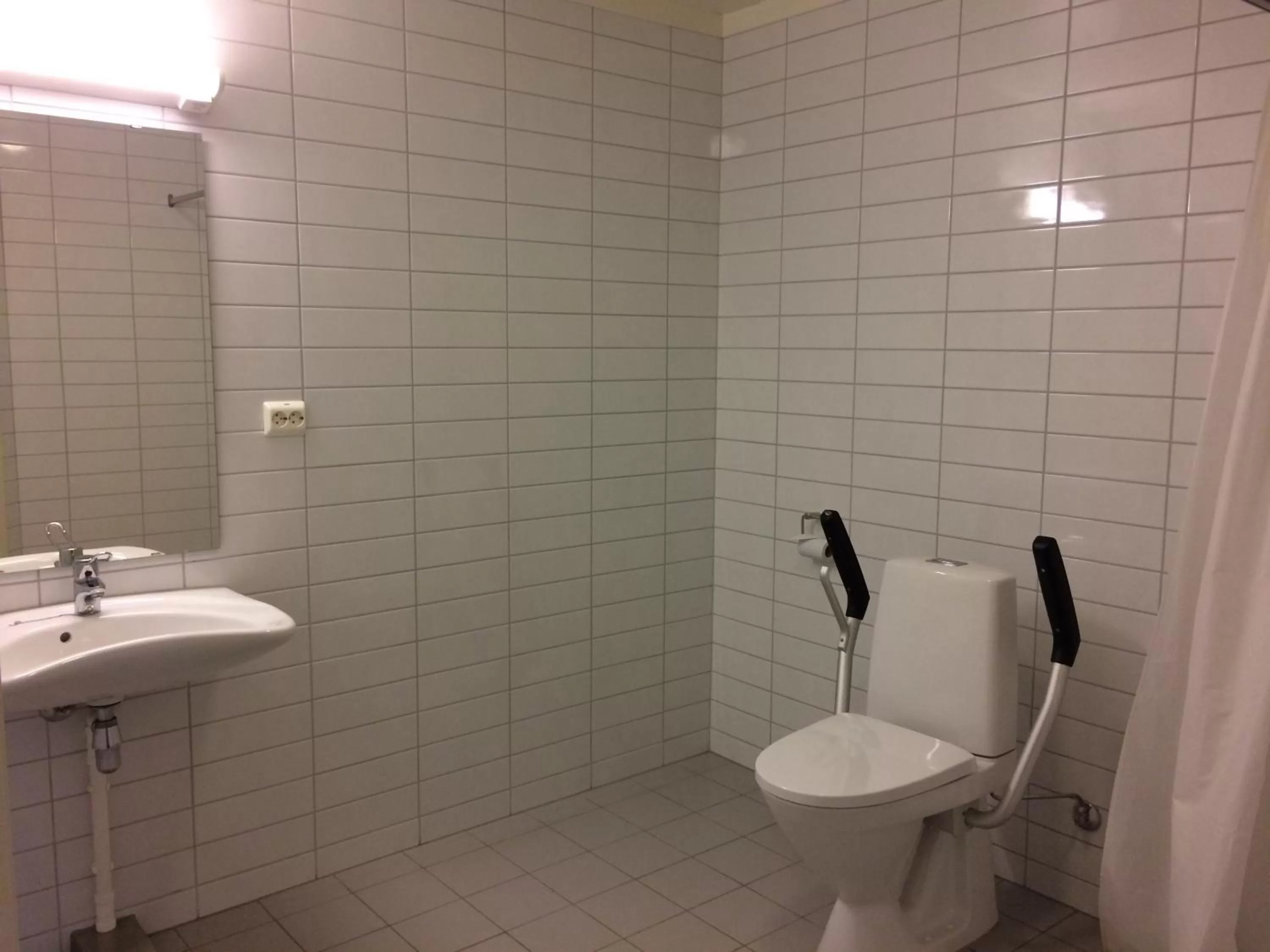 Bathroom in Motell Svinesundparken