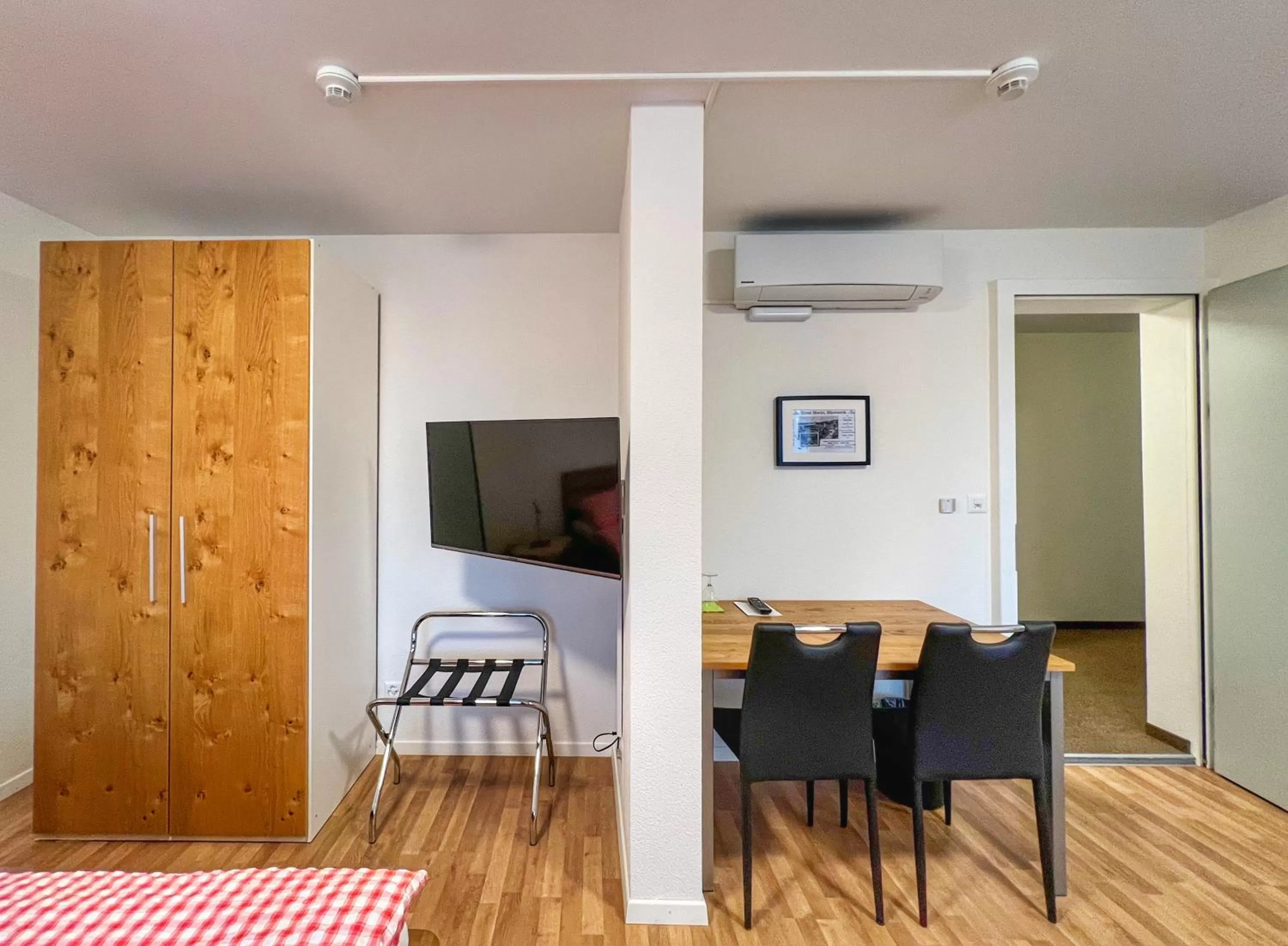 Photo of the whole room, Bed in Hotel Hecht