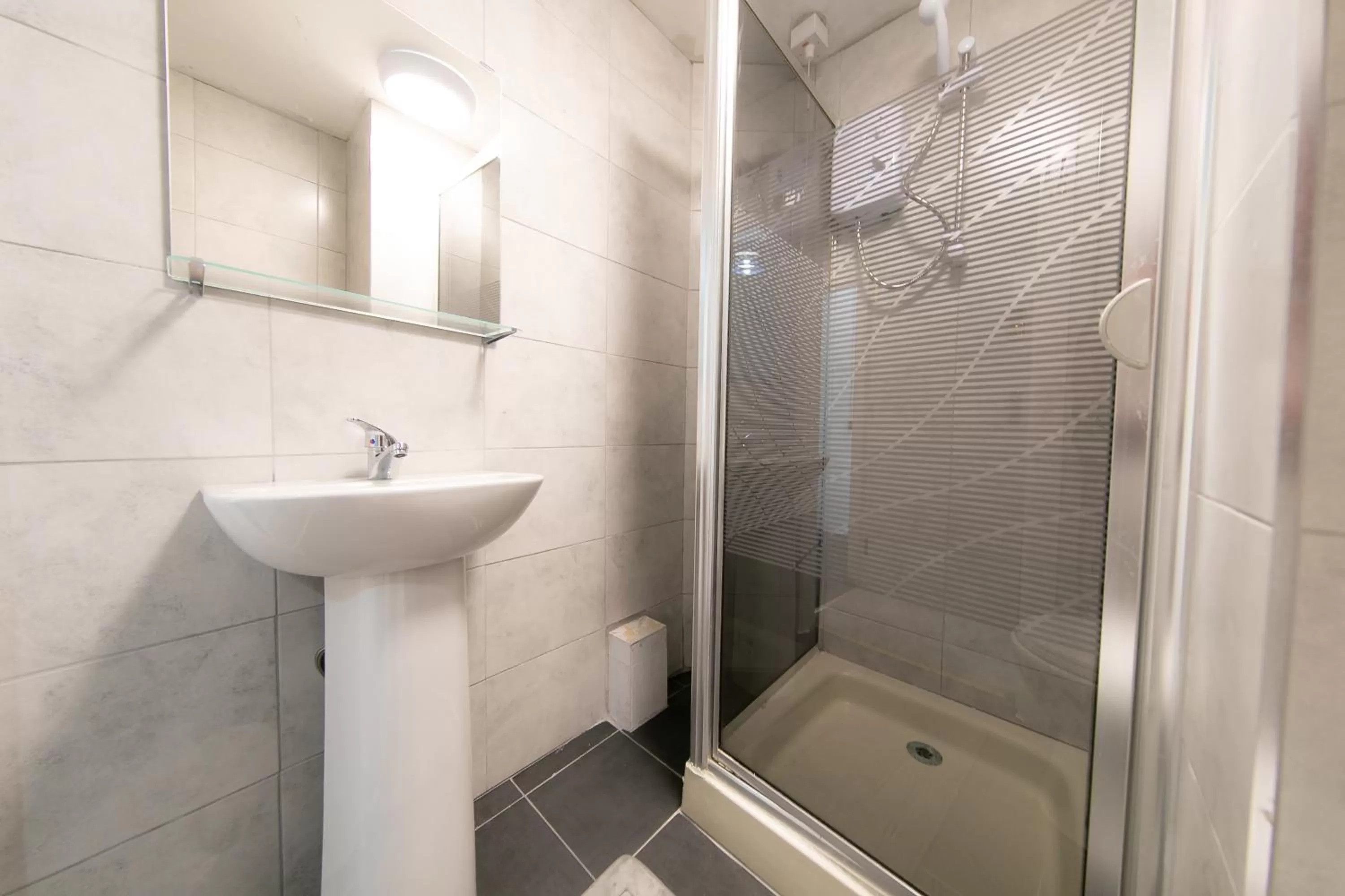 Bathroom in The New Apollo Hotel