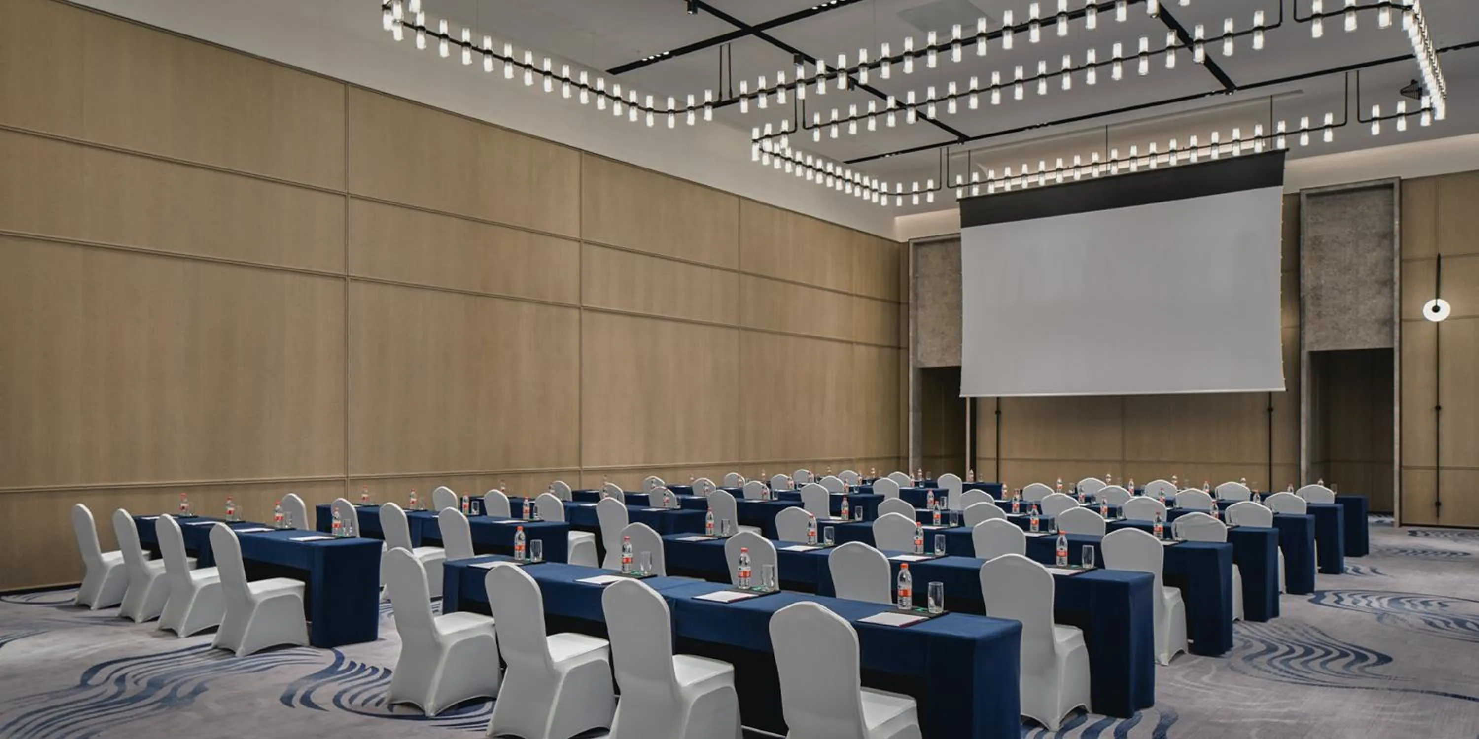 Meeting/conference room in Crowne Plaza Hangzhou Riverside by IHG