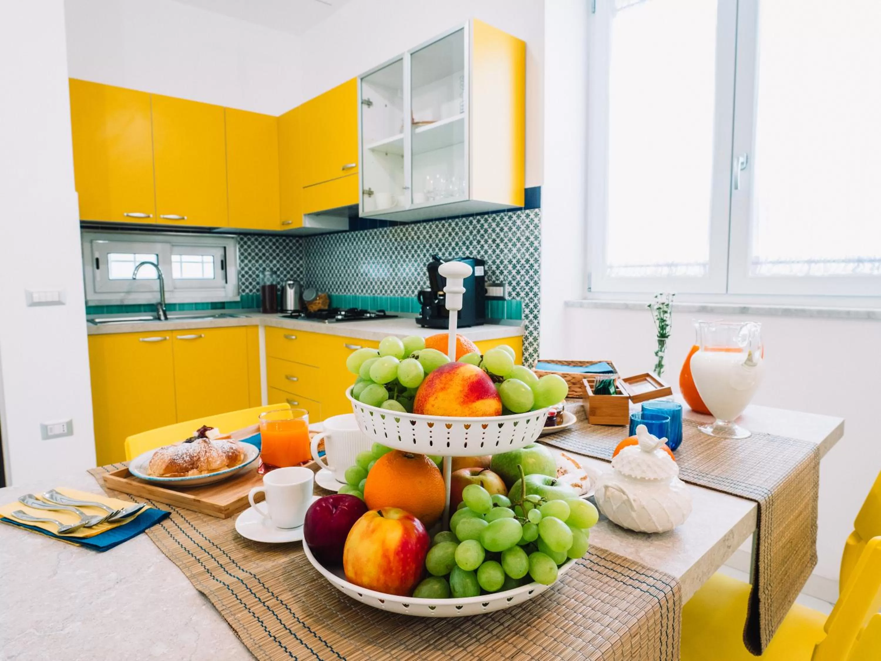 Communal kitchen in Sweet Country Home - Casa LuMePa