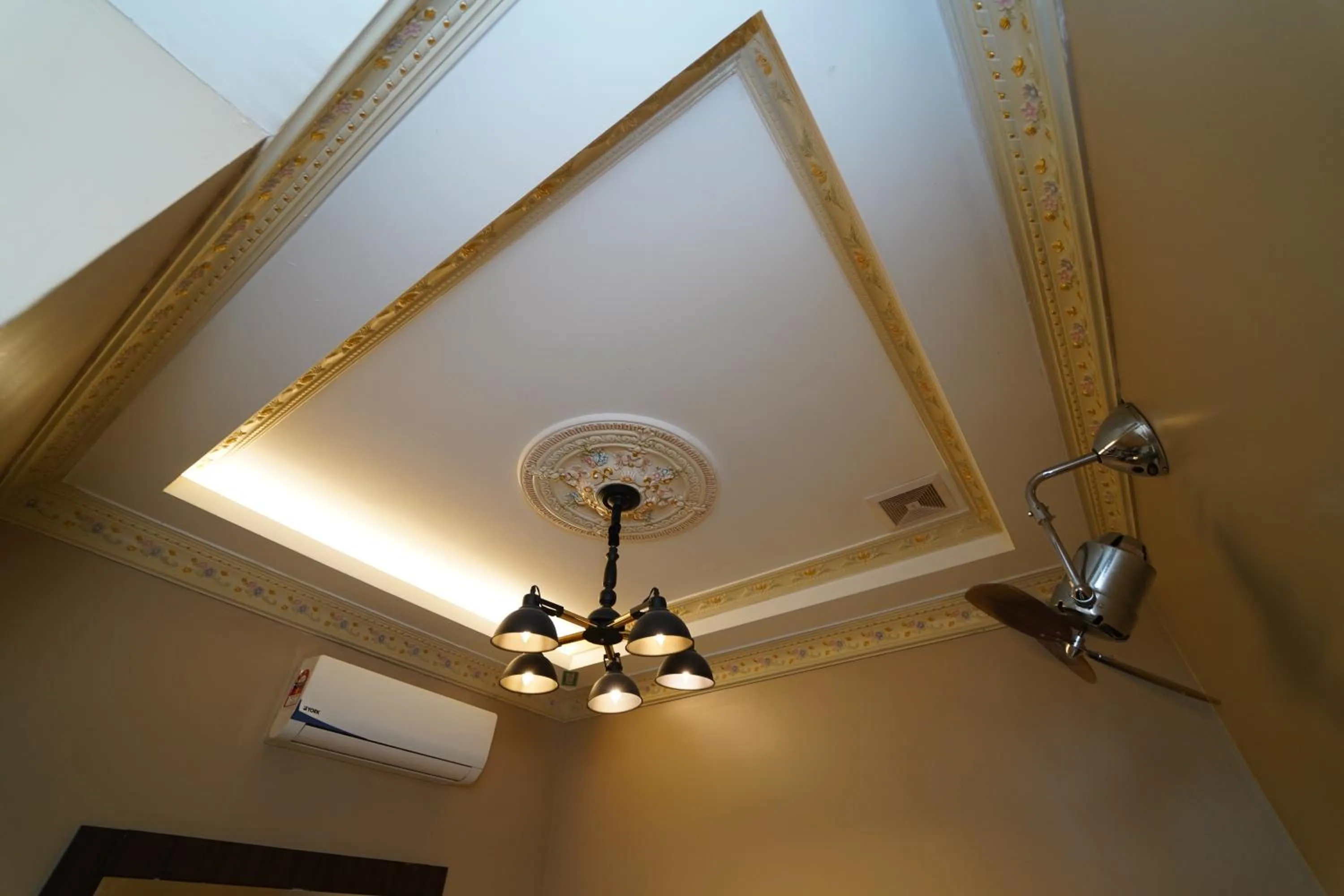 Ghazrin's Classic Hotel JB