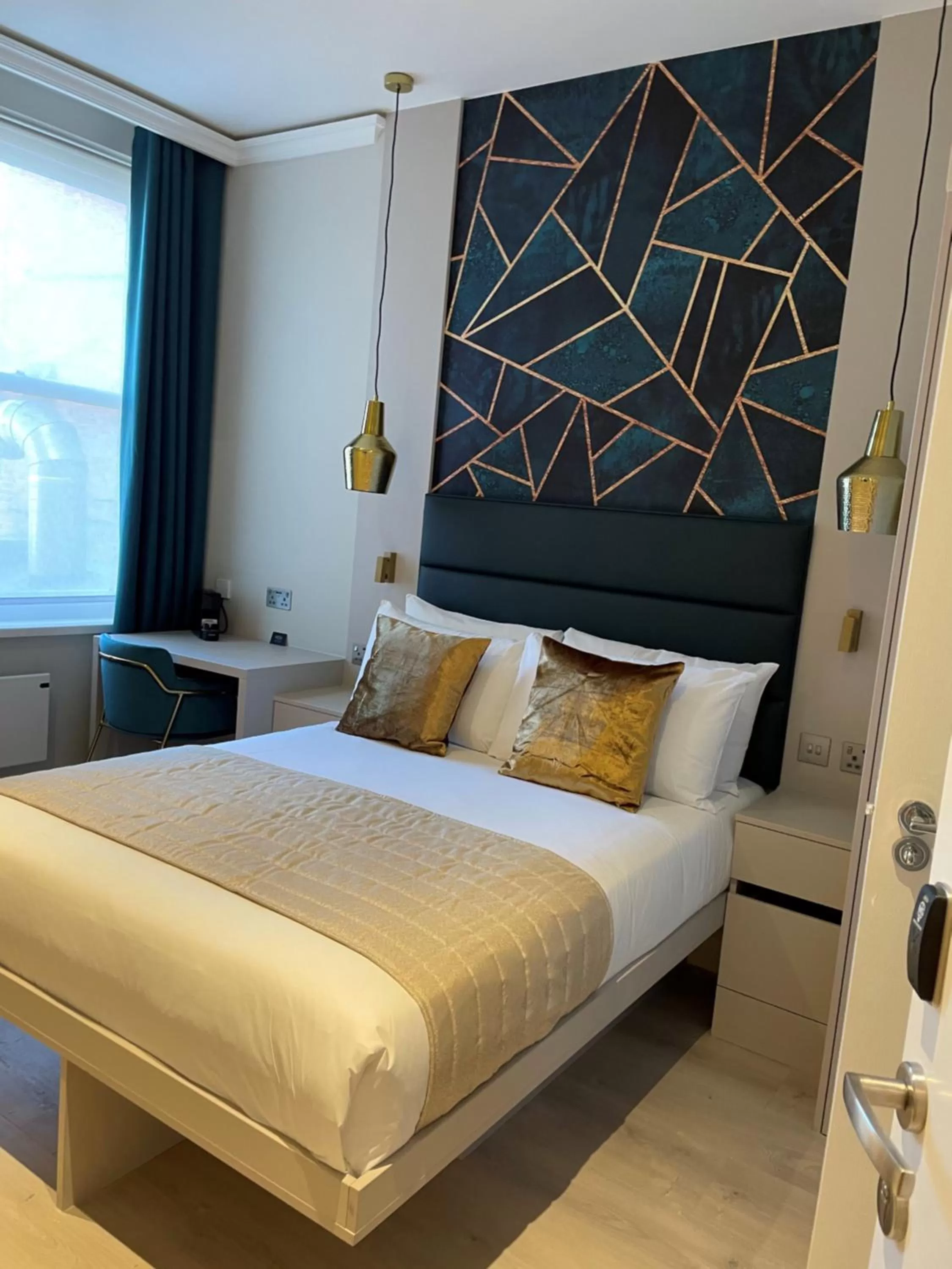 Photo of the whole room, Bed in 198 Studios