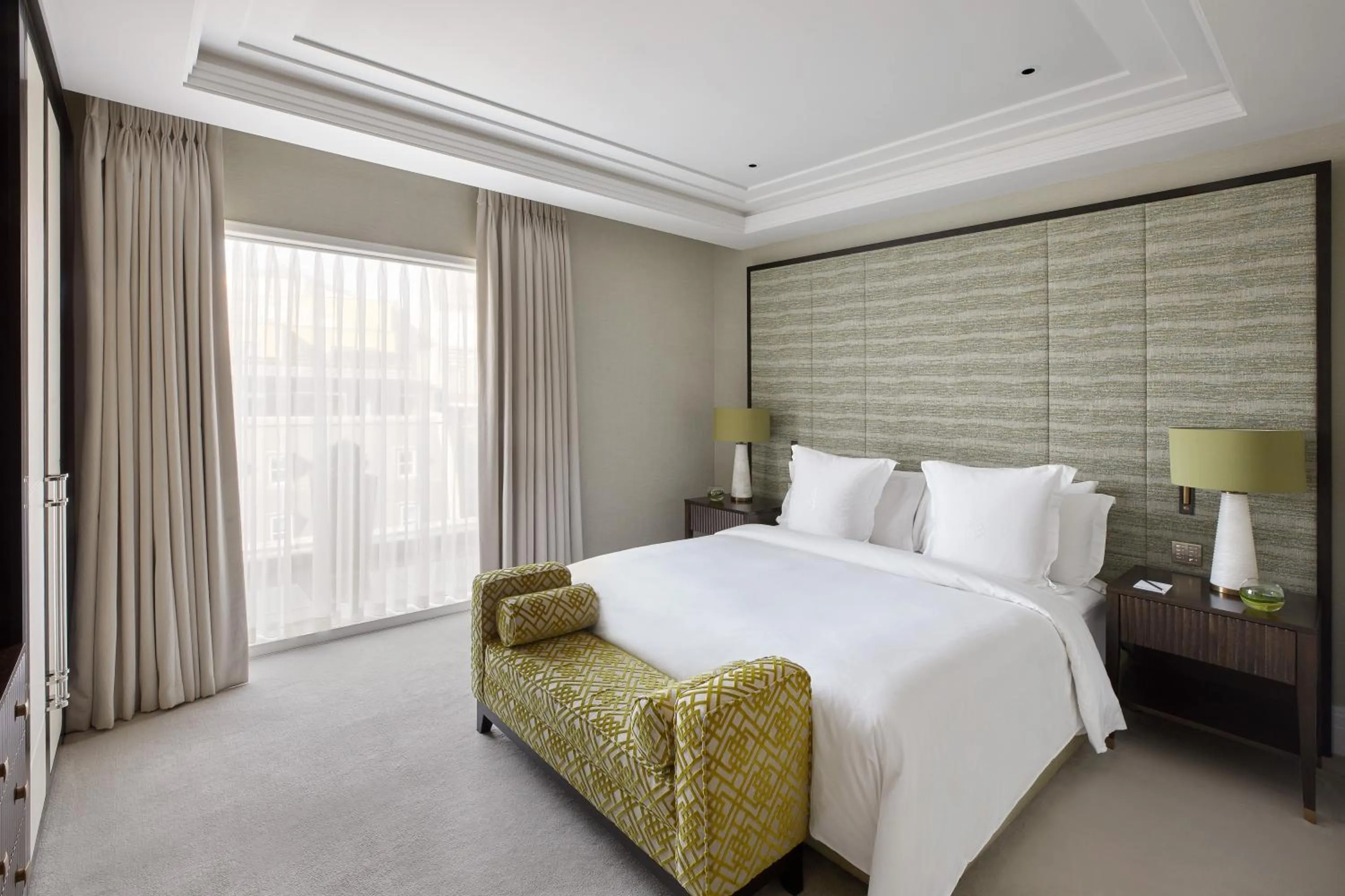 Bedroom, Bed in Four Seasons Hotel London at Tower Bridge