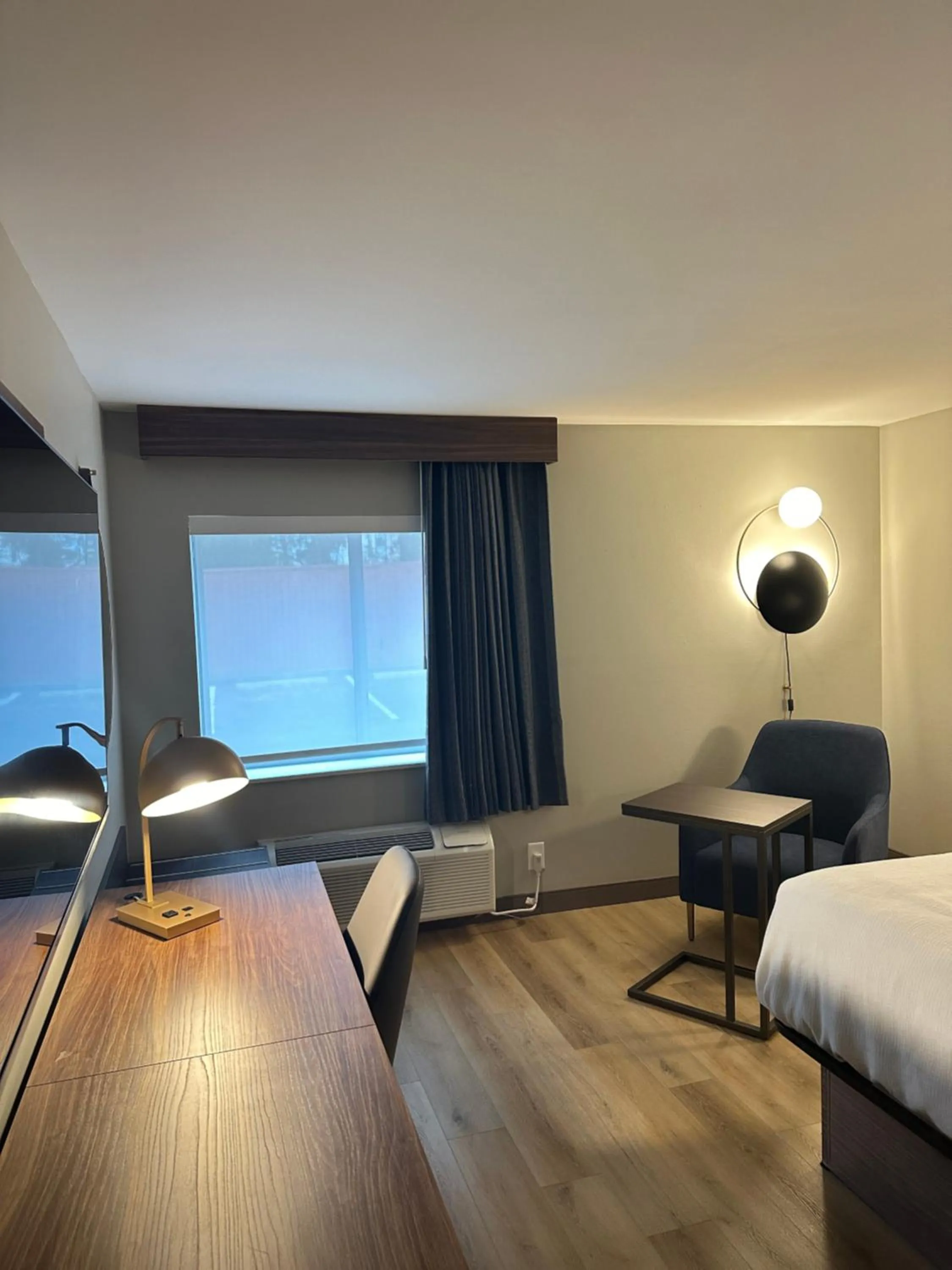 View (from property/room), Bed in La Quinta Inn by Wyndham Columbia NE Fort Jackson