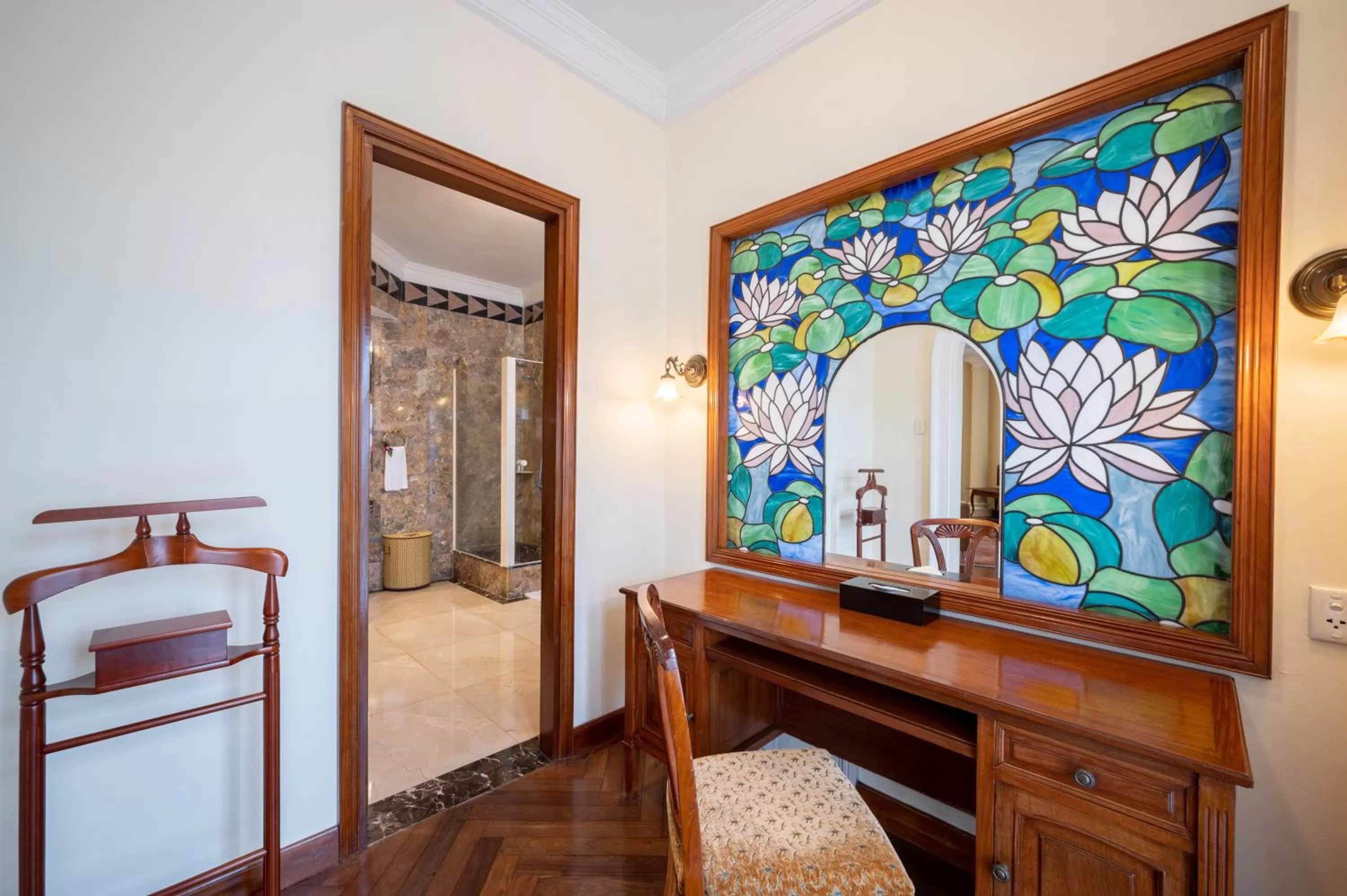 Photo of the whole room in Hotel Majestic Saigon