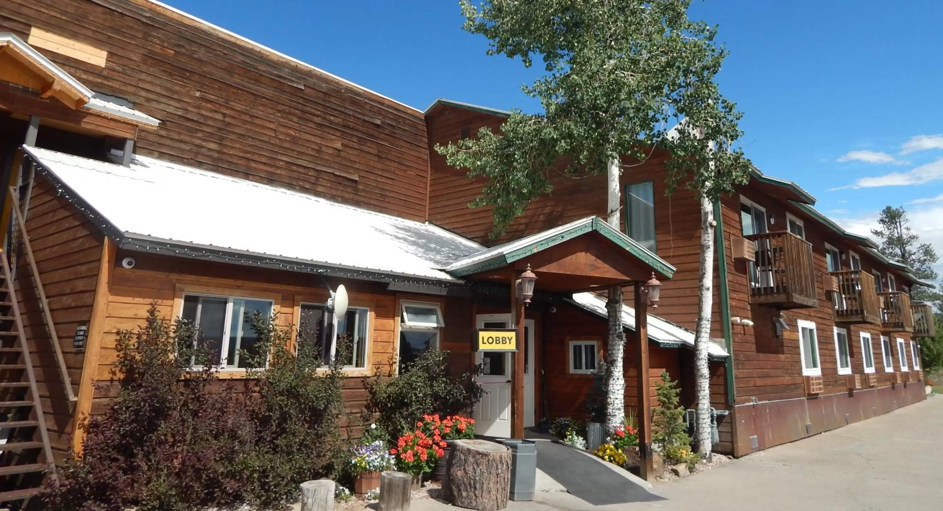 Property building in Alpine Inn