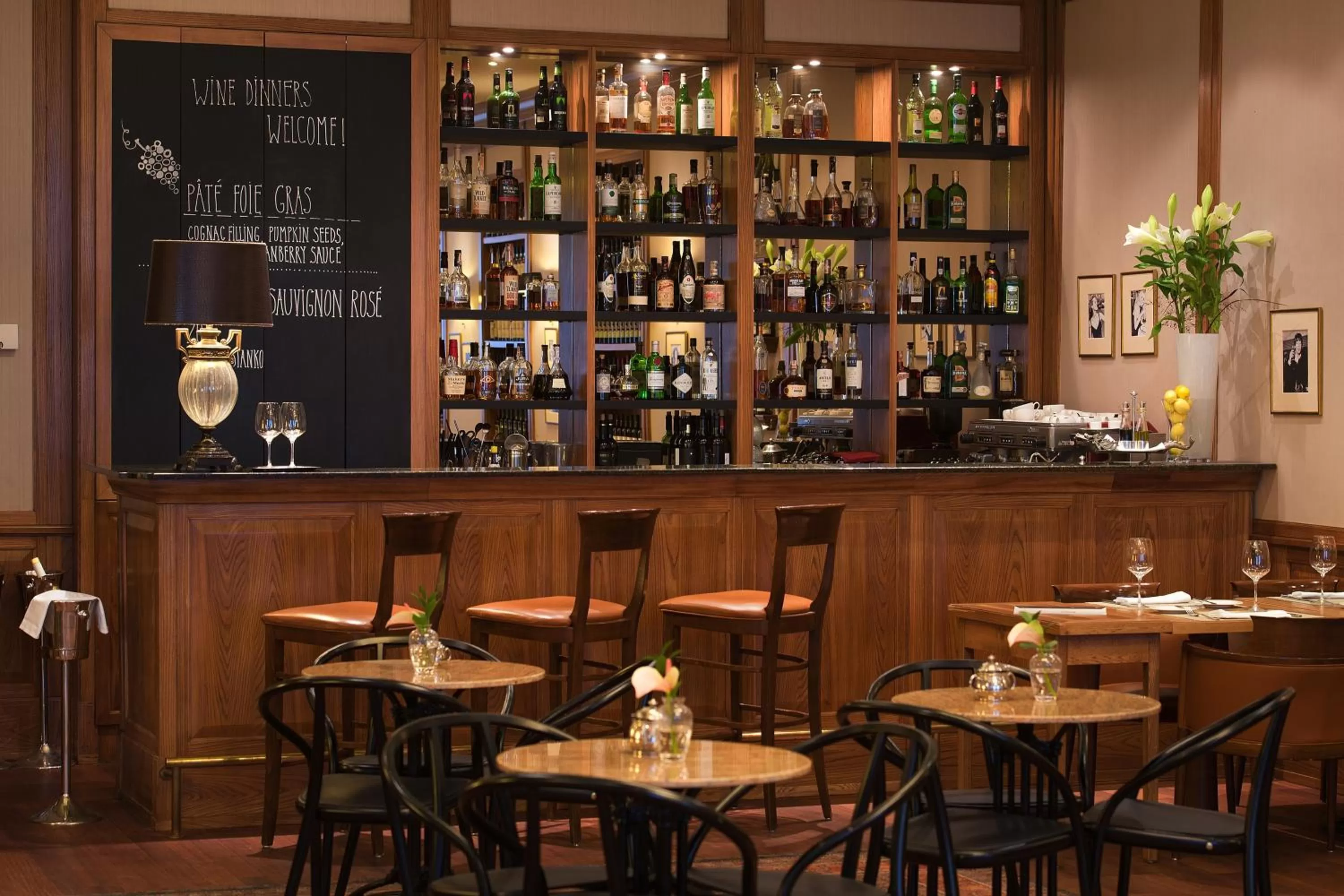 Restaurant/places to eat in Marrol's Boutique Hotel