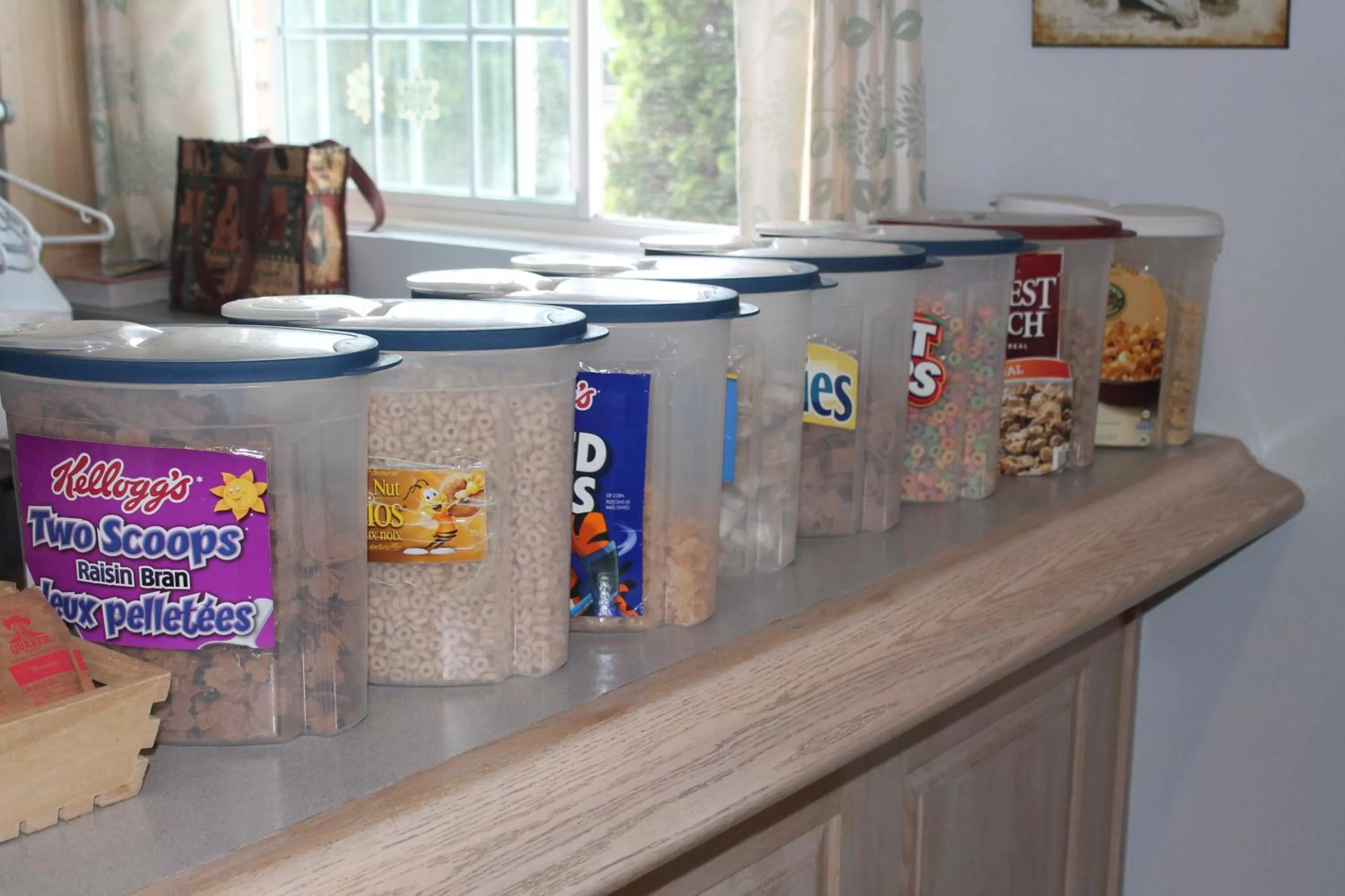 Continental breakfast in Leisure Inn