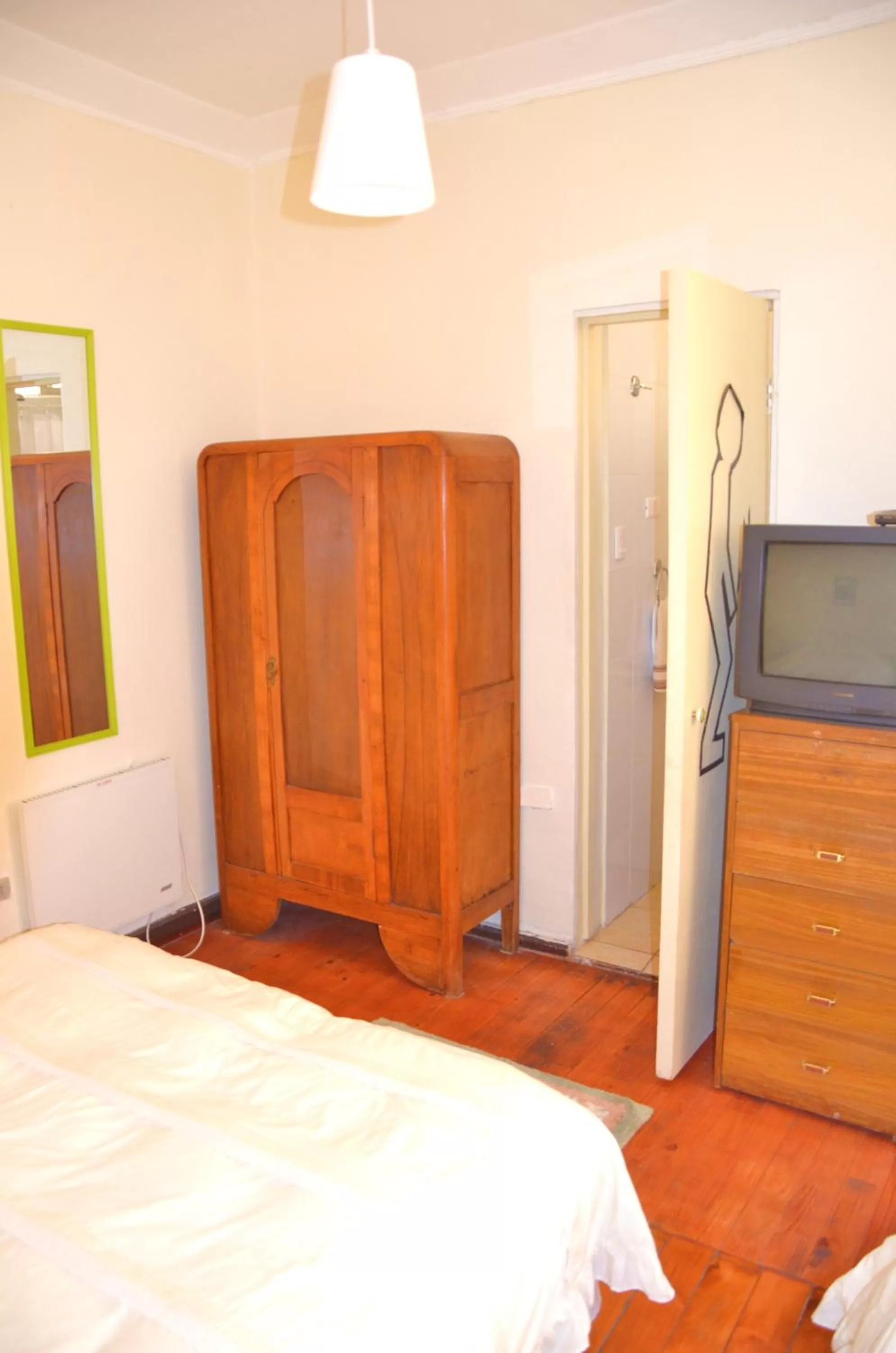 Photo of the whole room, Bed in Tralkan B&B