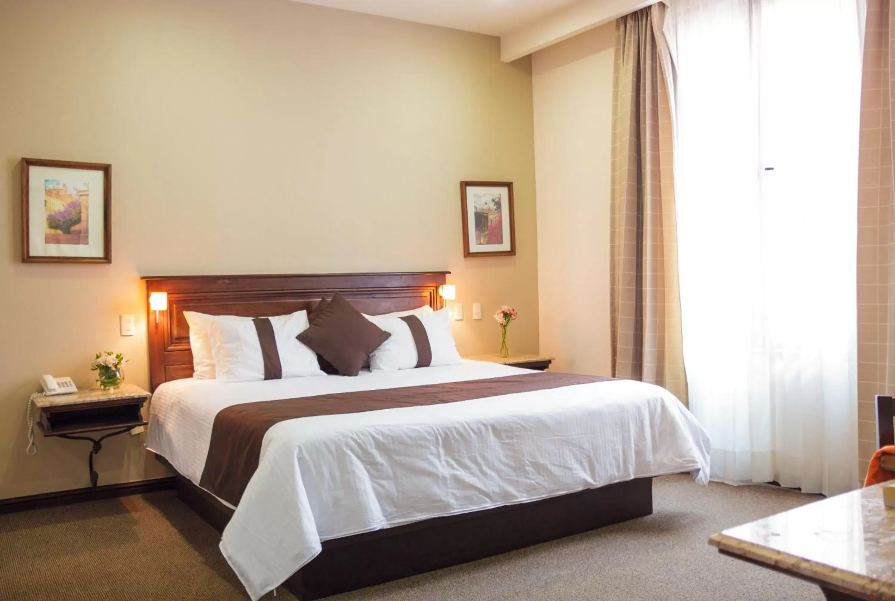 Queen Room in Mision Catedral Morelia Queen Room in Mision Catedral Morelia