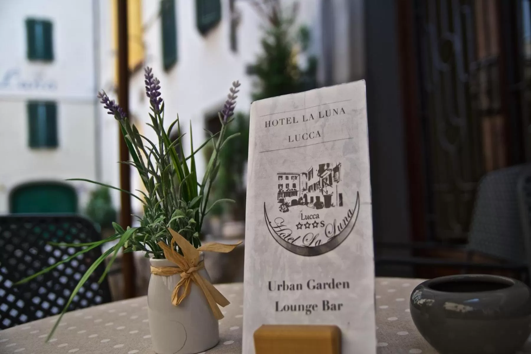 Patio in Hotel La Luna