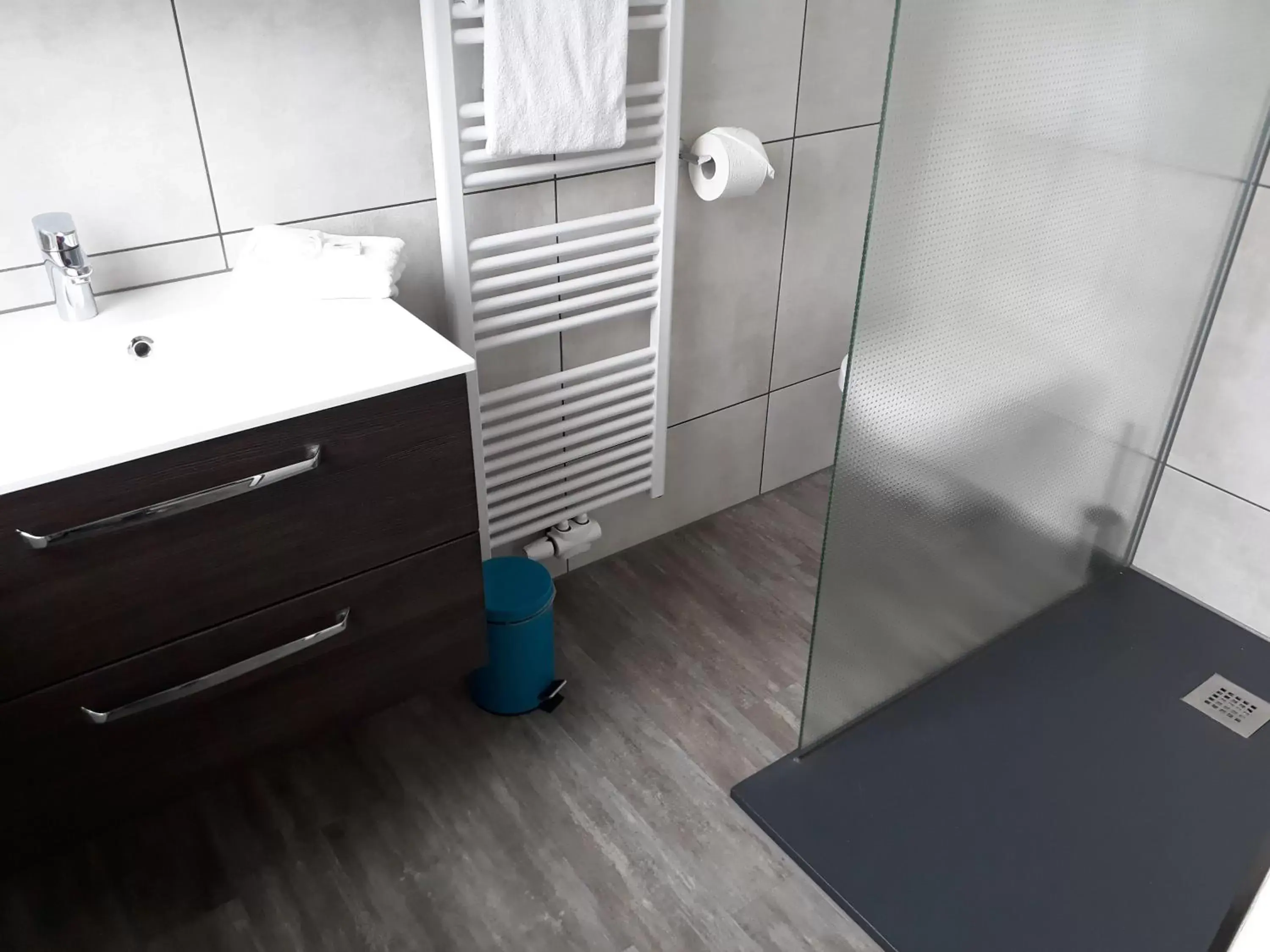 Double Room - single occupancy in Hotel M24 - Alle Zimmer mit Küchenzeile Double Room - single occupancy in Hotel M24 - Alle Zimmer mit Küchenzeile