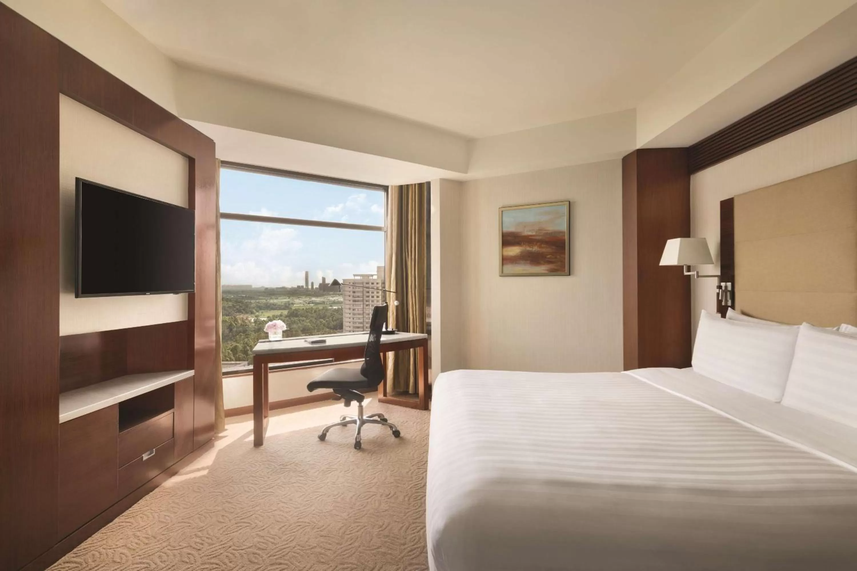 Photo of the whole room, Bed in Shangri-La Shenzhen