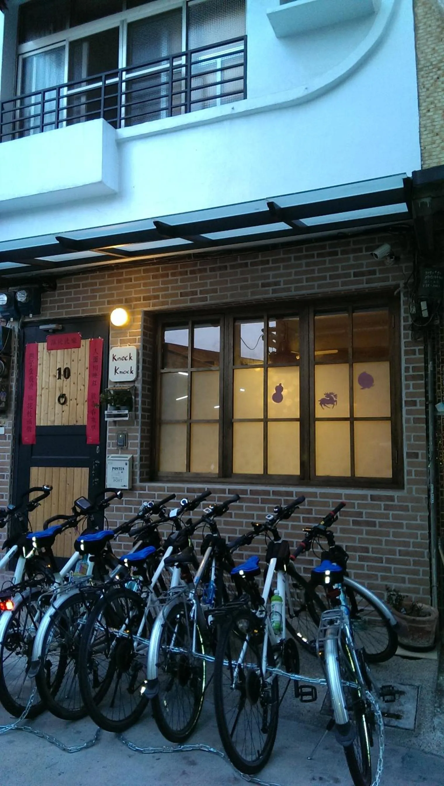 Facade/entrance in Knock Knock Hostel