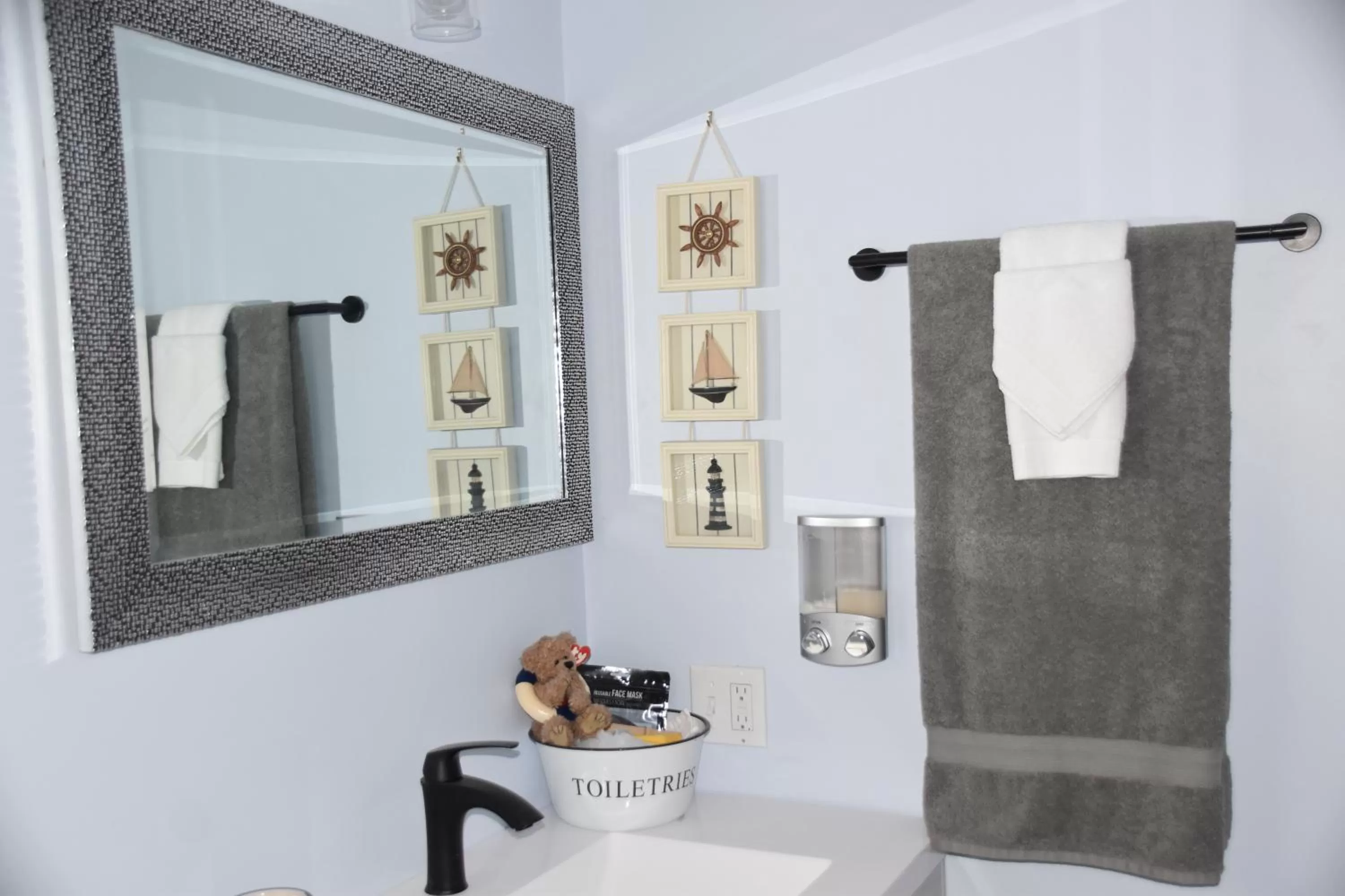 Shower in Seabank House Bed and Breakfast Ahoy