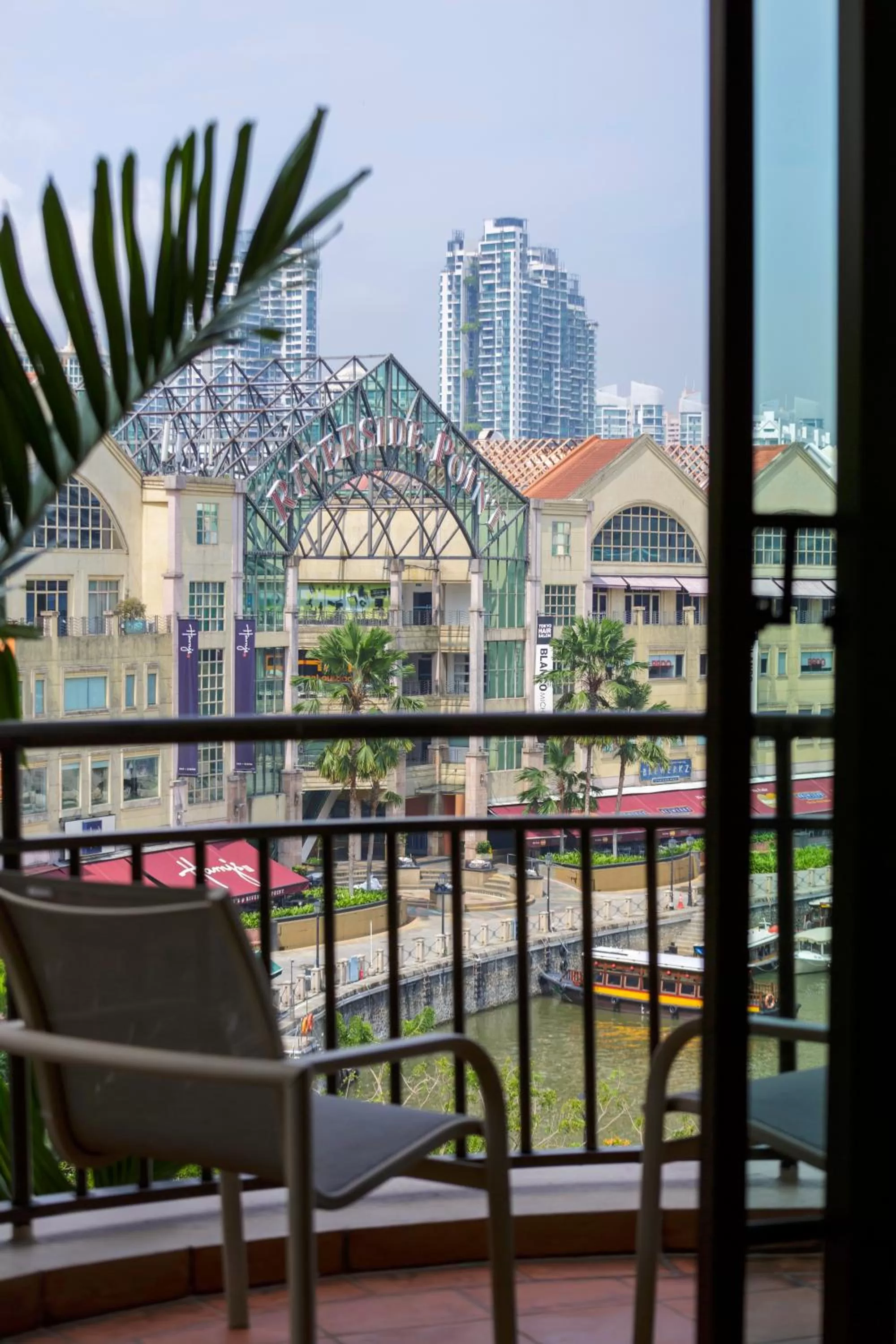 Balcony/Terrace in Paradox Singapore Merchant Court at Clarke Quay