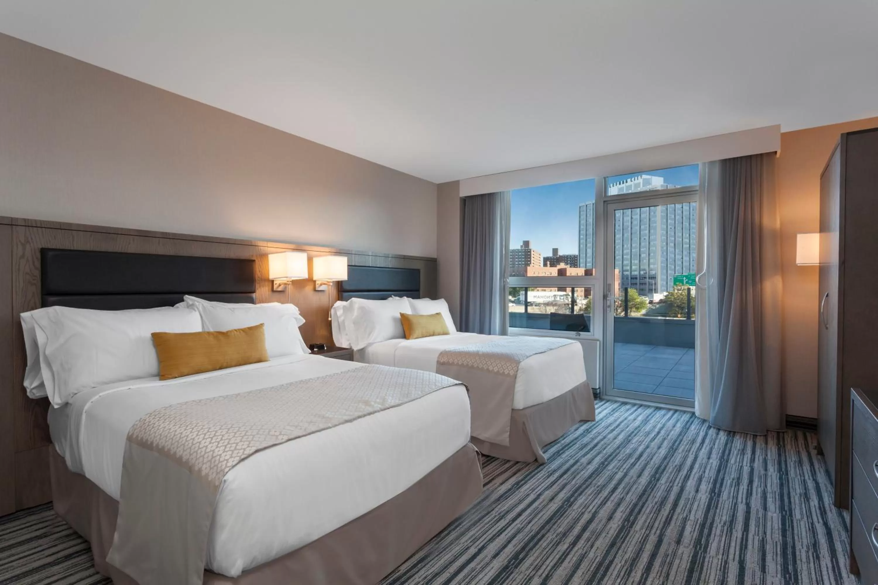 Bed in Wyndham Garden LaGuardia South