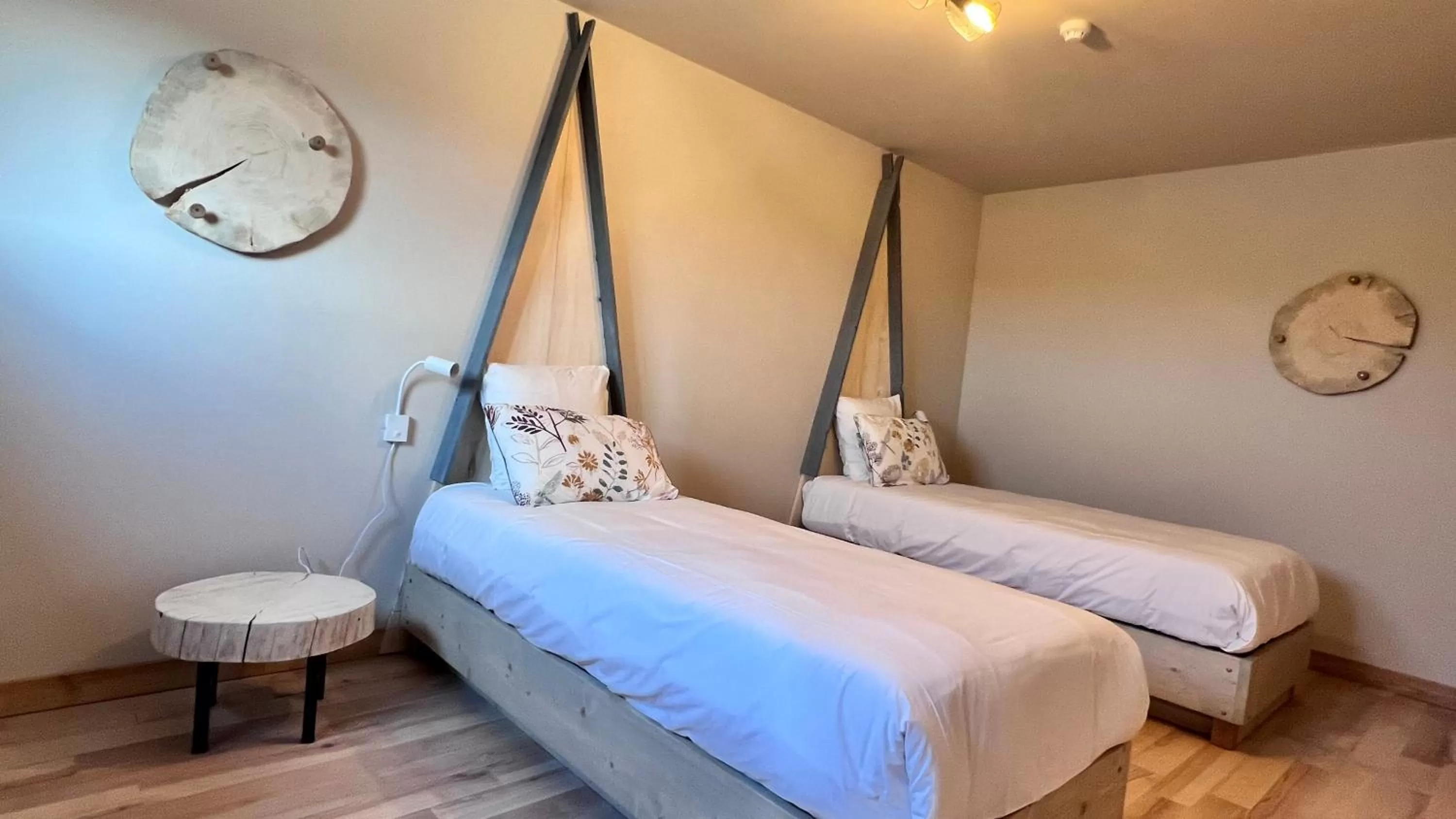 Bed in Hôtel En Tilleul