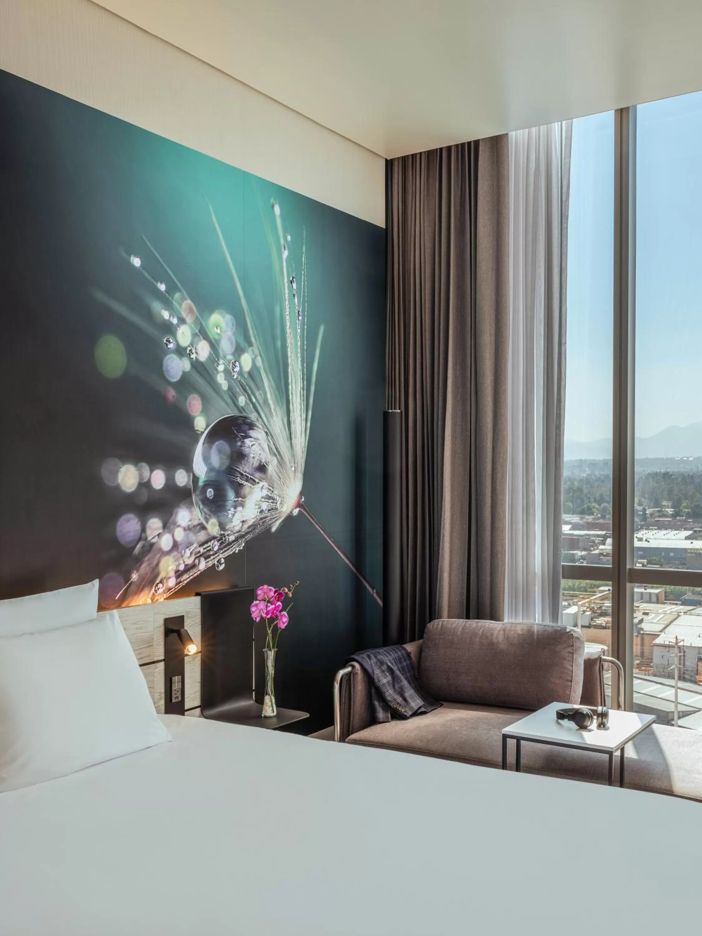 Photo of the whole room, Bed in Novotel Mexico City Toreo