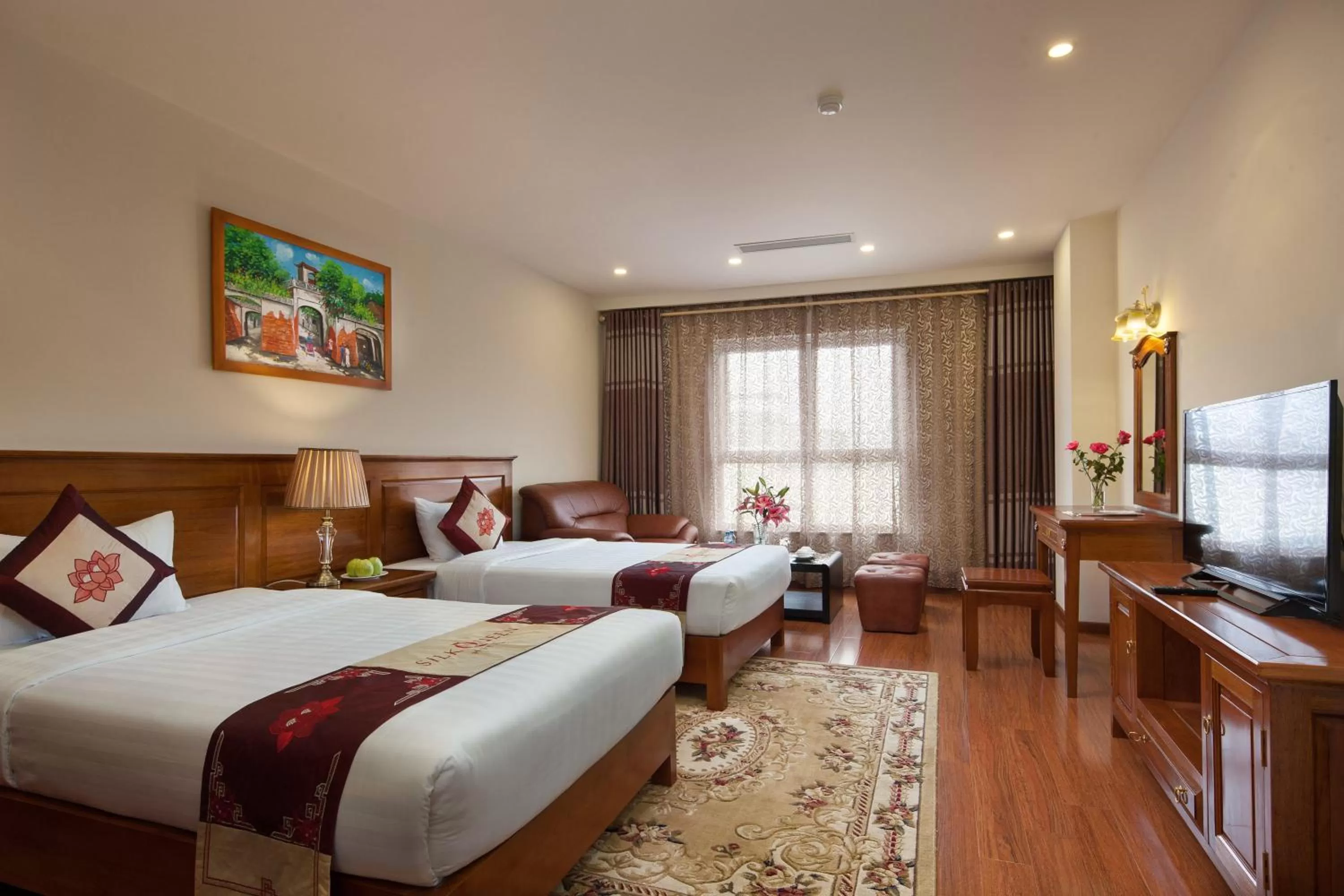 Luxury Family Room with City View in Silk Queen Hotel