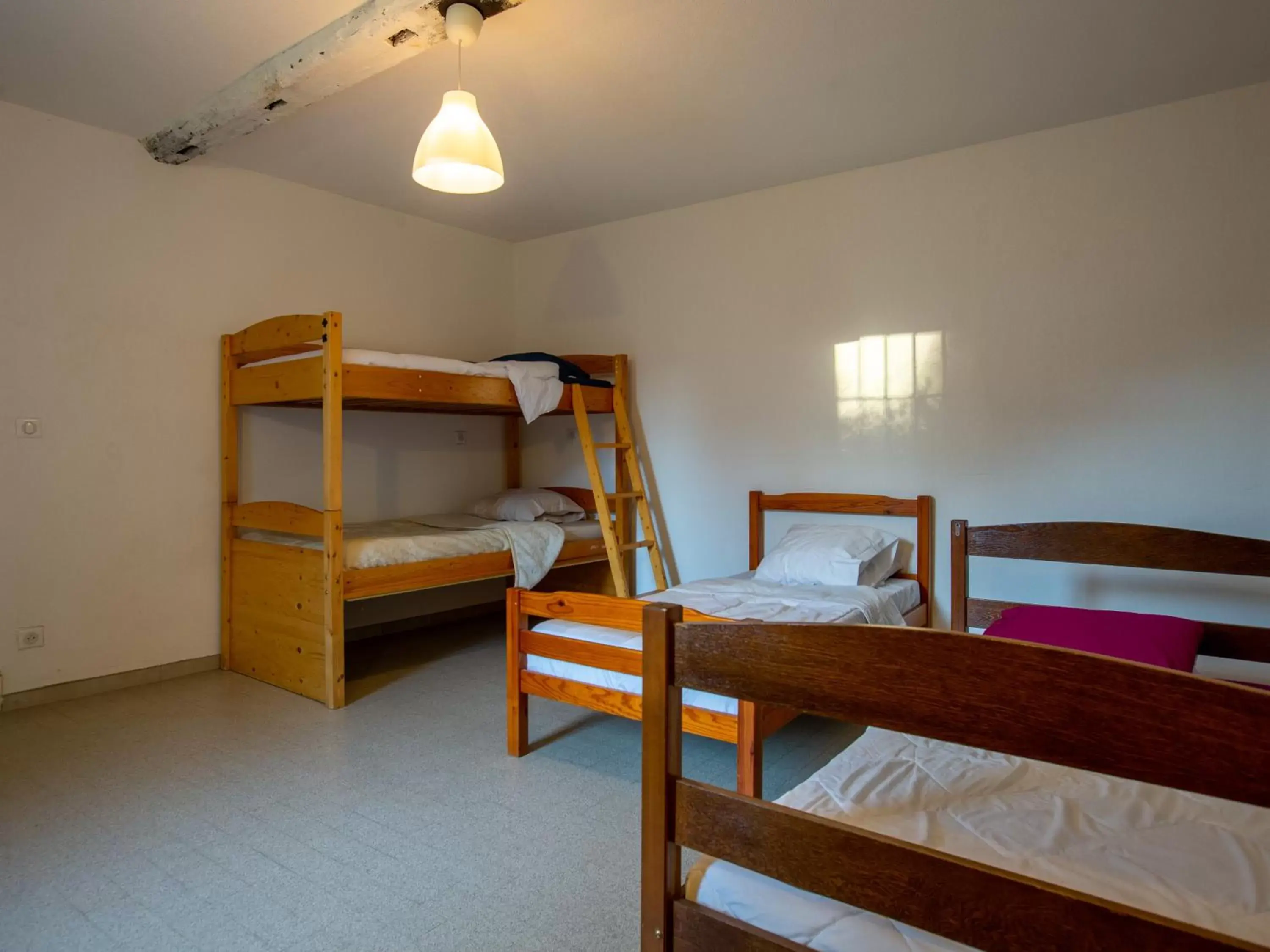 Double or Twin Room with Private External Bathroom in Home saint roch Double or Twin Room with Private External Bathroom in Home saint roch