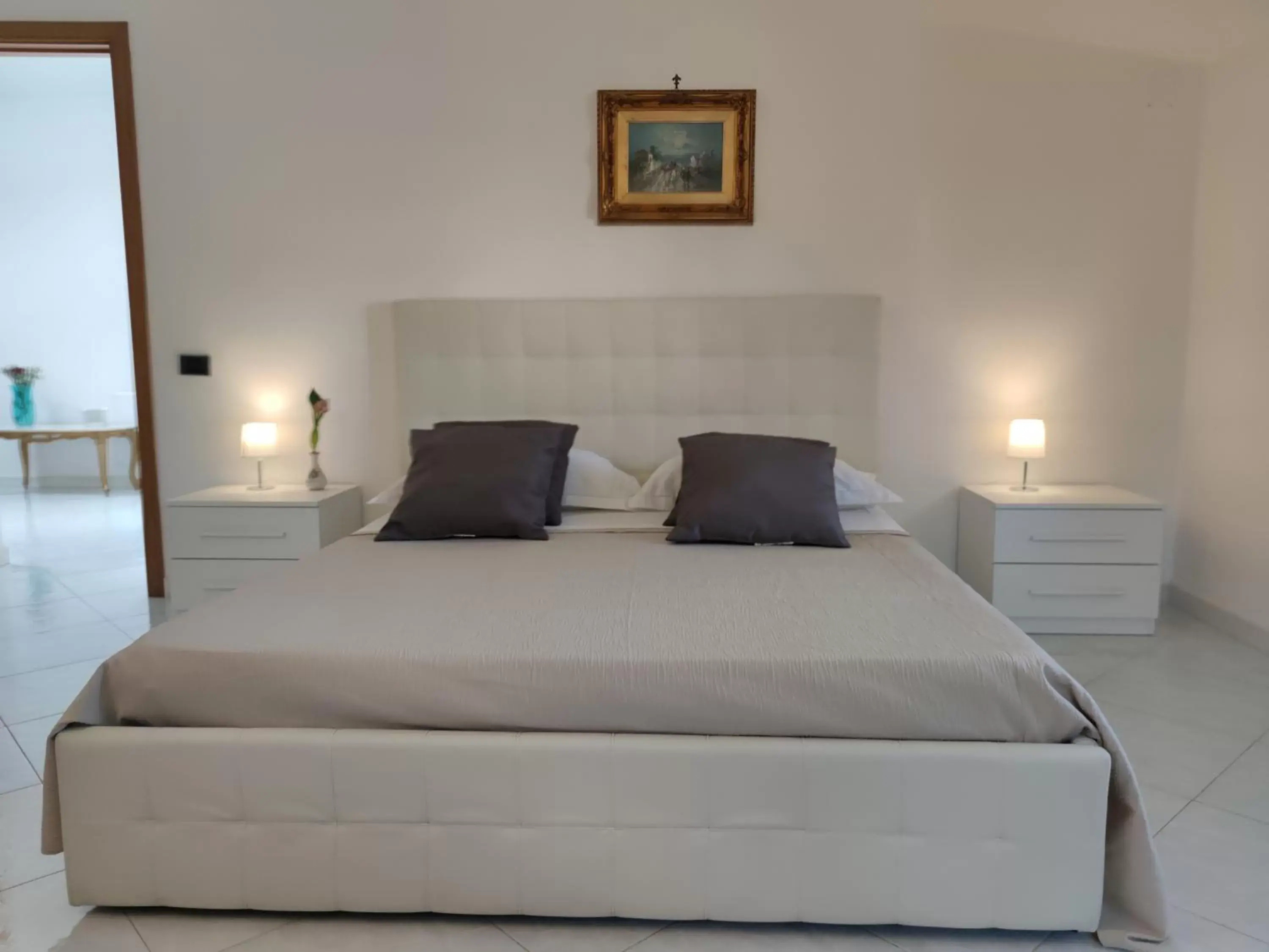 Triple Room with Private External Toilet - single occupancy in B&B Privileged Triple Room with Private External Toilet - single occupancy in B&B Privileged