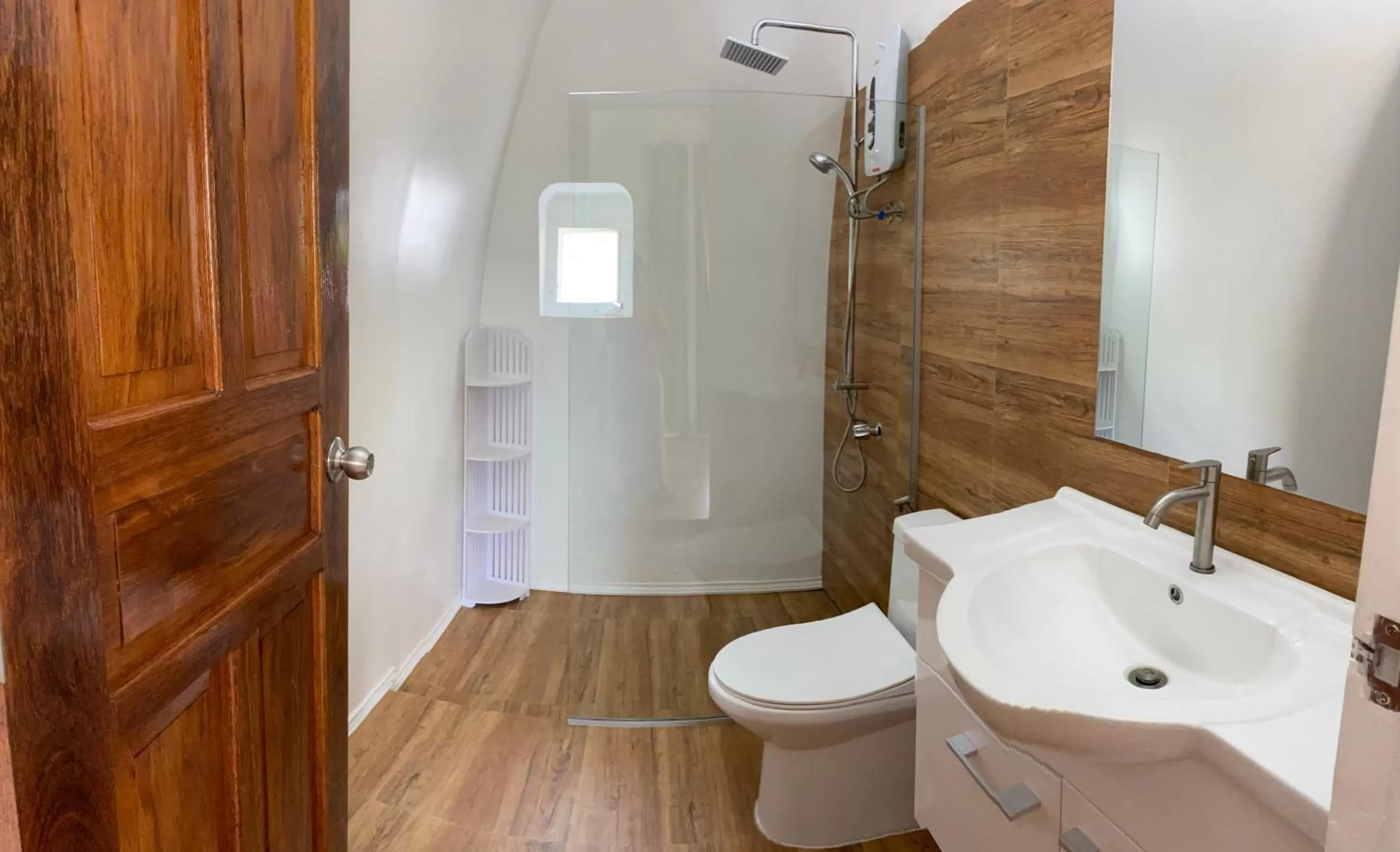 Shower, Bathroom in ROYAL SUITES - PORT BARTON