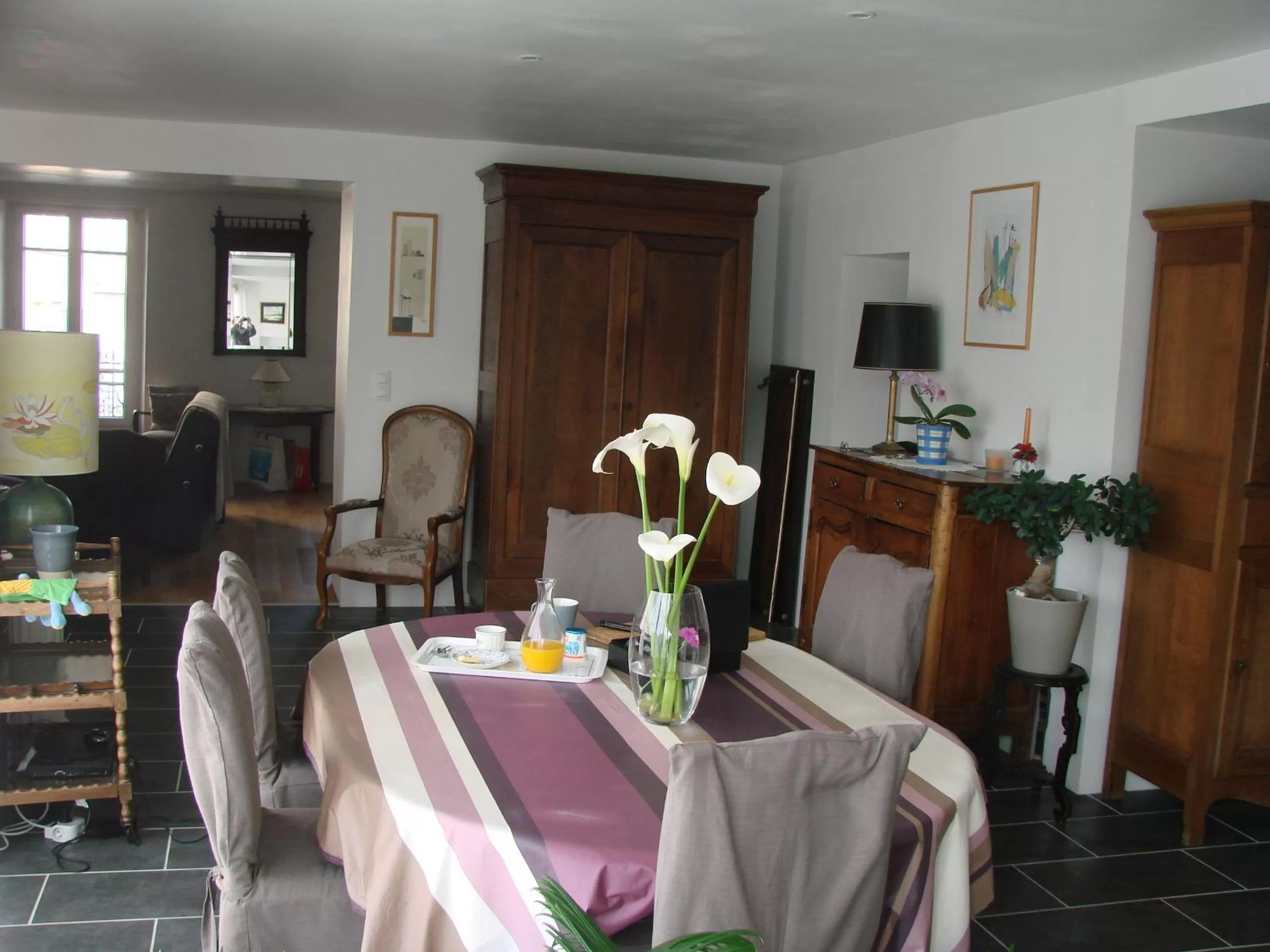 Restaurant/places to eat in Chambres de Condate