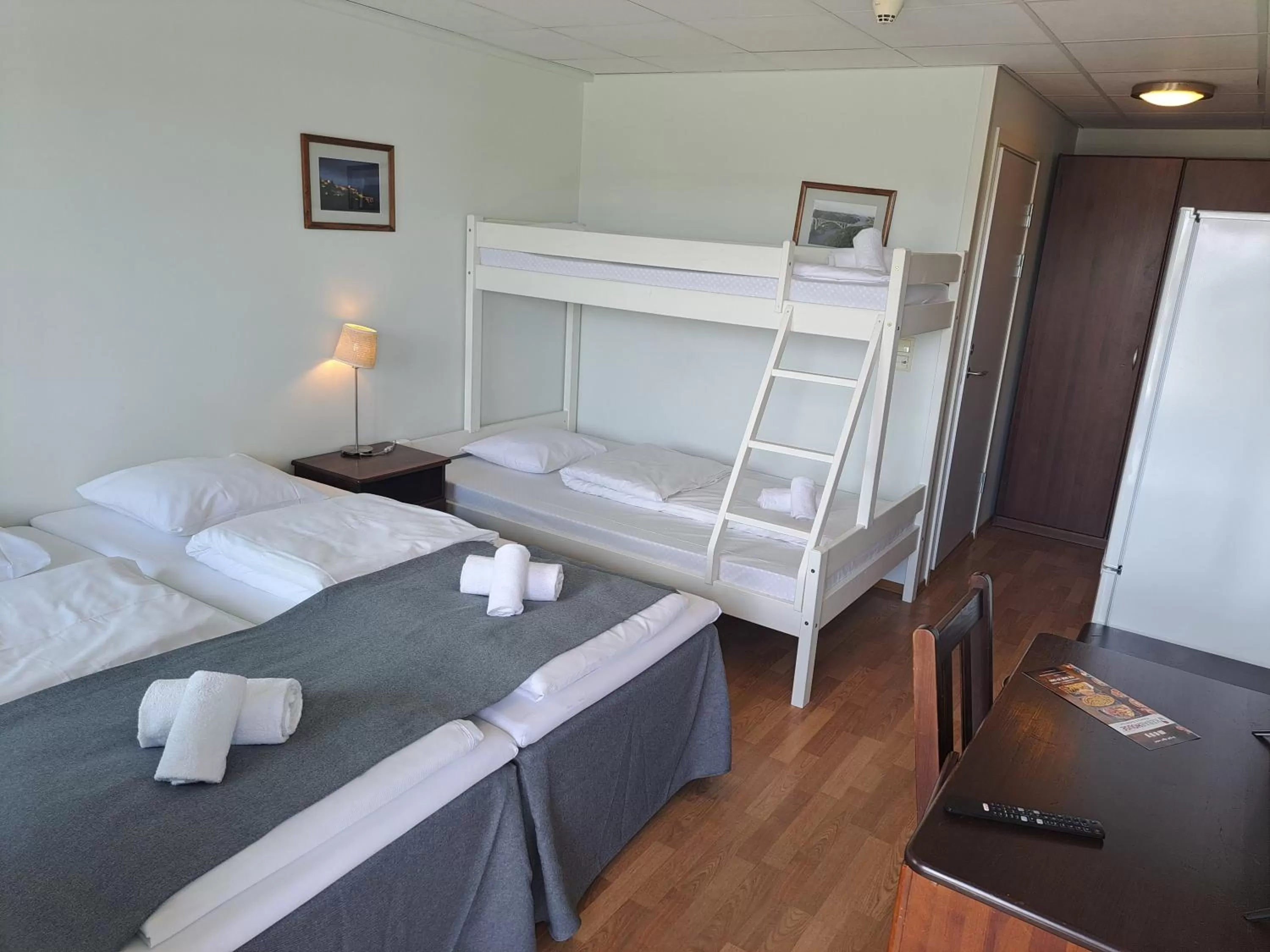 Photo of the whole room, Bed in Motell Svinesundparken