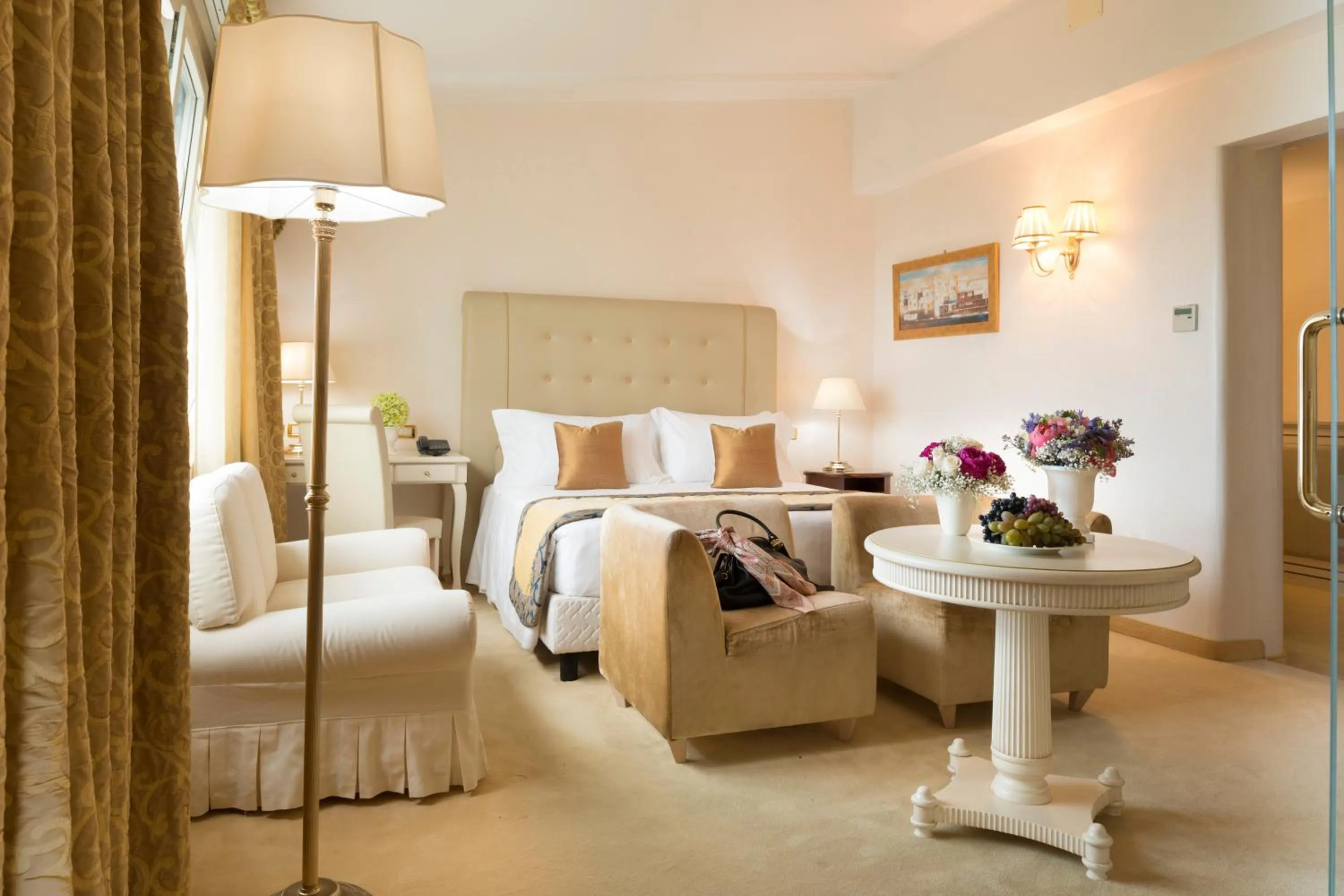 Photo of the whole room in Hotel De Londres