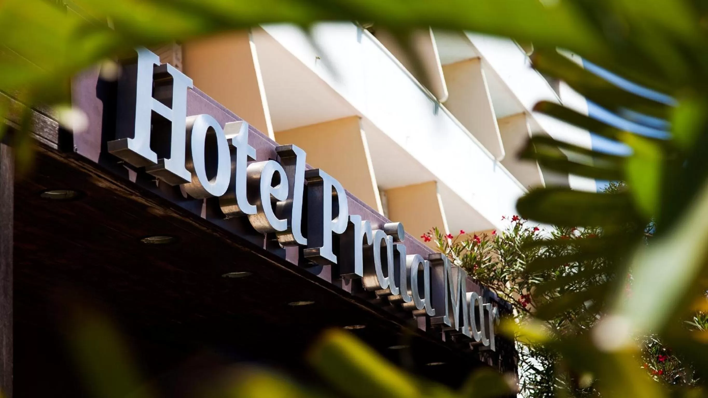 Facade/entrance in Carcavelos Beach Hotel