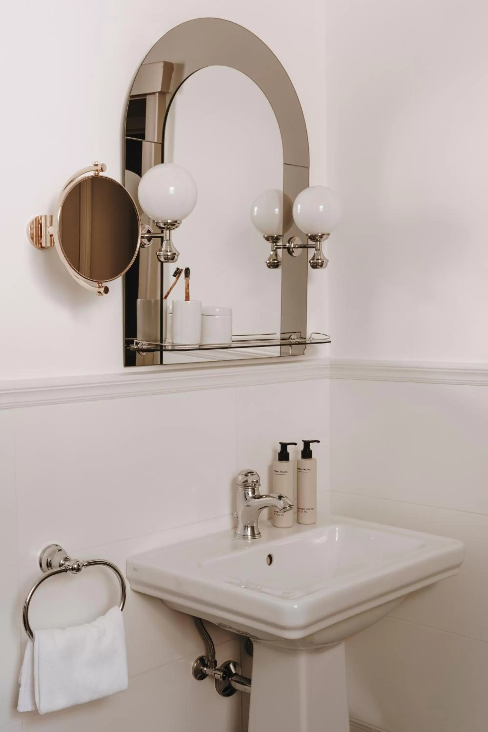 Bathroom in Parkhotel Mondschein, a Member of Design Hotels