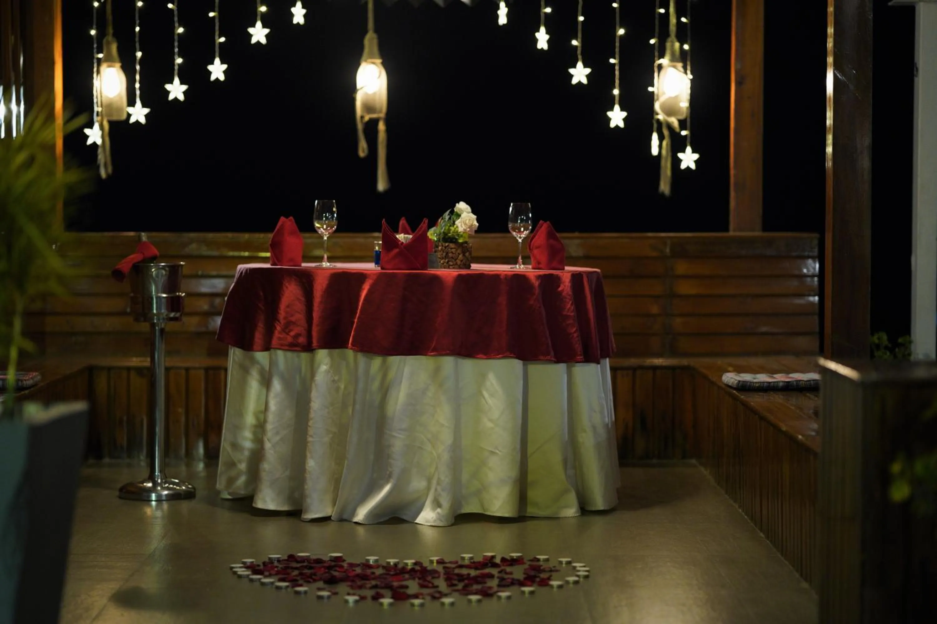Restaurant/places to eat in Indraprastha Spa Resort