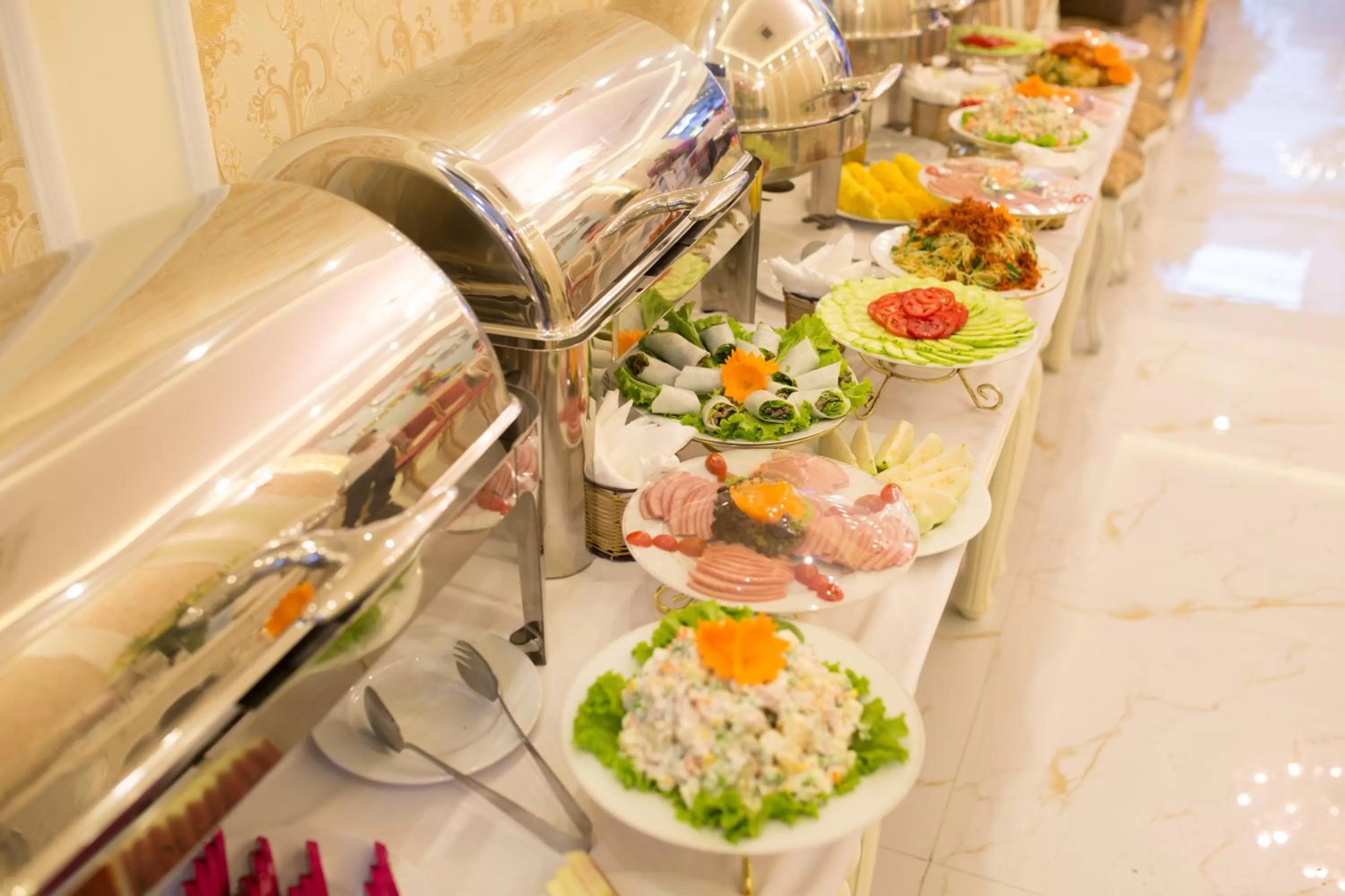 Food and drinks in My Moon Hotel Hanoi